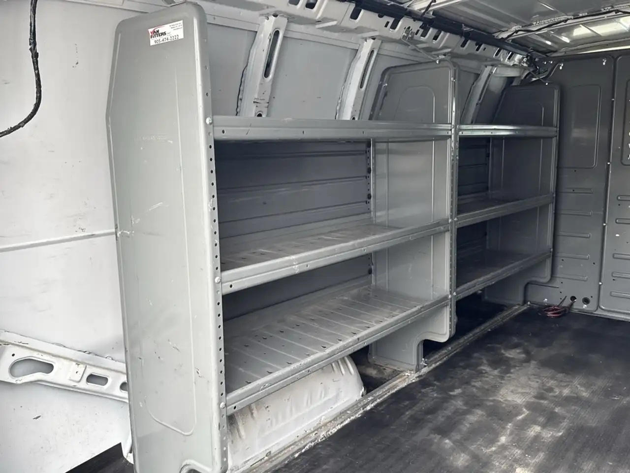 GMC Savana снимка GMC Savana