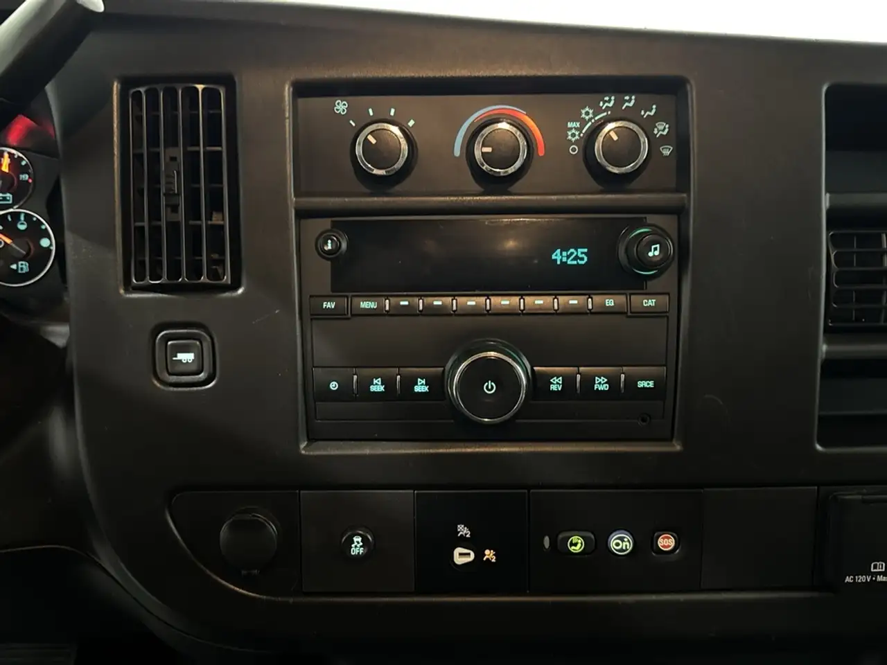 GMC Savana снимка GMC Savana
