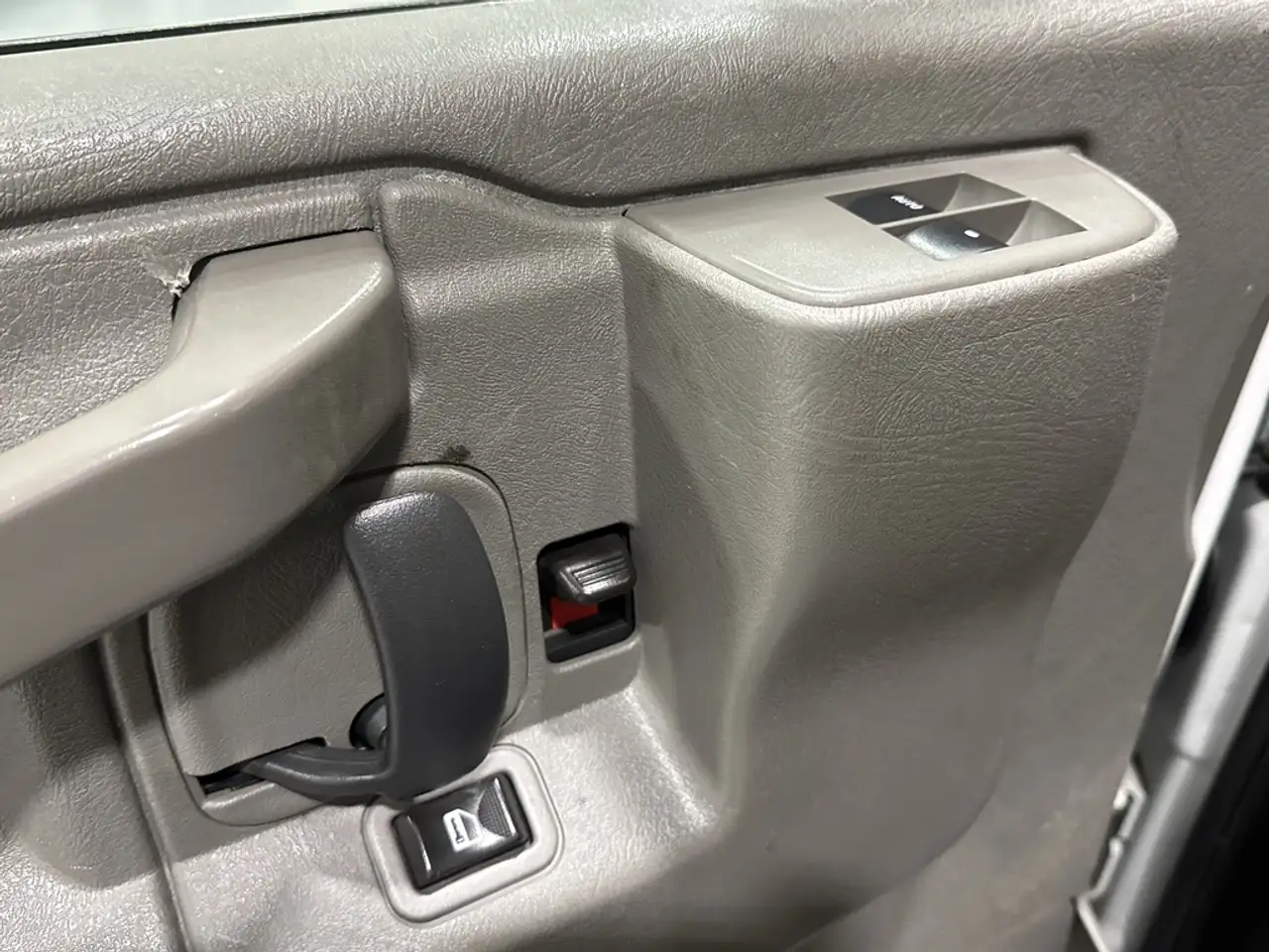 GMC Savana снимка GMC Savana