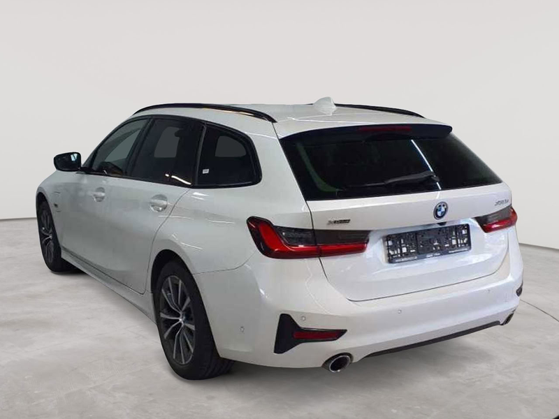 BMW 330 330e Touring xDrive Aut. Sport Line AHK — photo 2