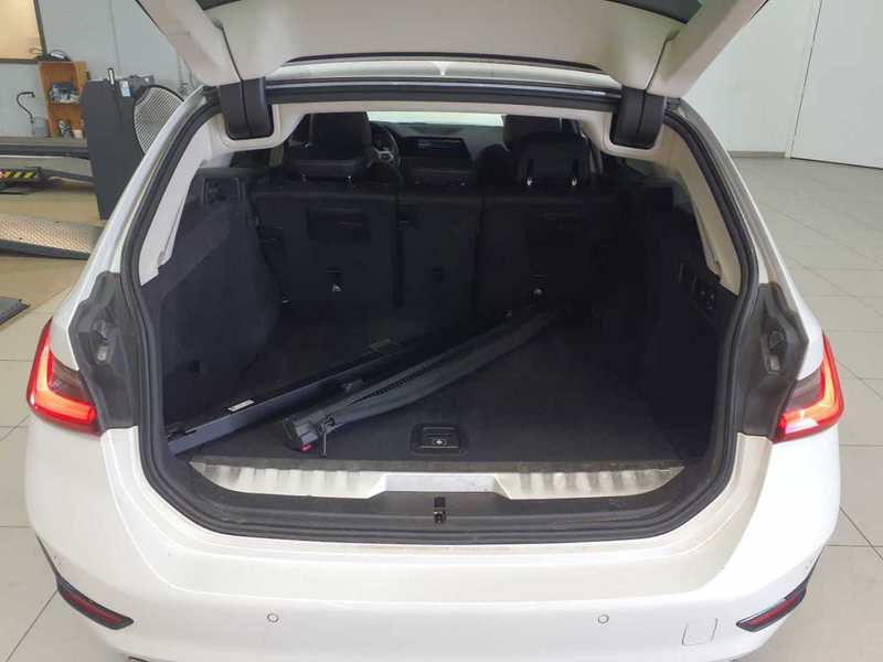 BMW 330 330e Touring xDrive Aut. Sport Line AHK — photo 9