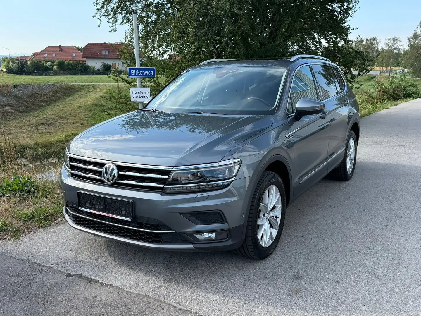 Volkswagen Tiguan Allspace Highline TDI 4MOTION DSG Grau - 1