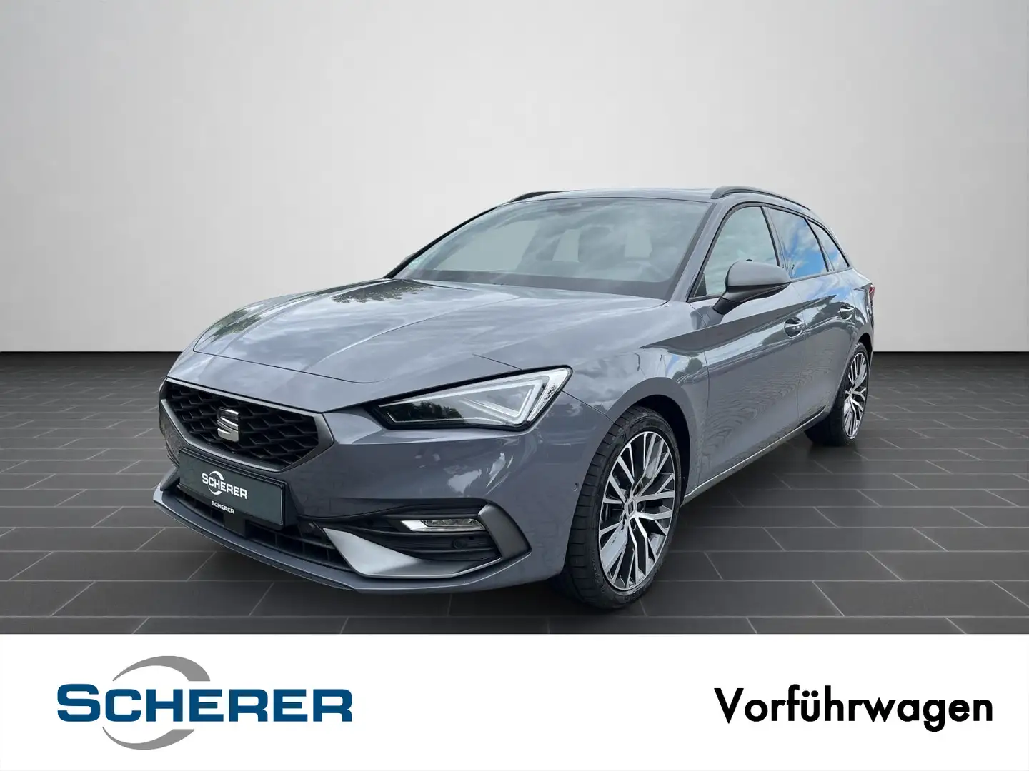 SEAT Leon Sportstourer FR 2.0 TDI 110kW 150PS DSG AHK Grau - 1