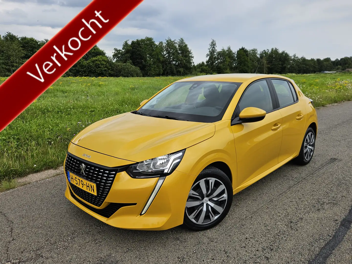 Peugeot 208 1.2 PureTech Active Geel - 1