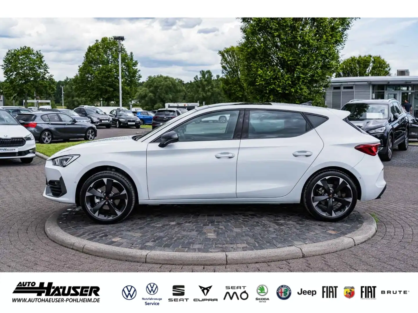 CUPRA Leon 1.5 eTSI DSG PANO BEATS AHKV VIRTUAL NAVI KAMERA P Weiß - 2