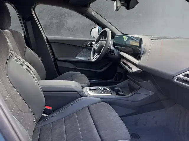 BMW 1 Series view 11
