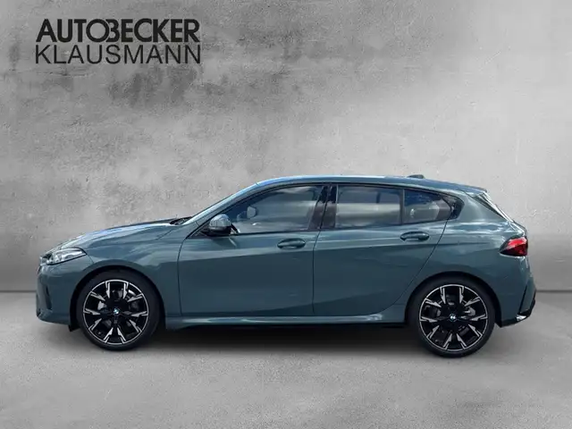 BMW 1 Series view 3