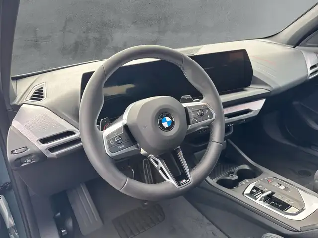 BMW 1 Series view 9