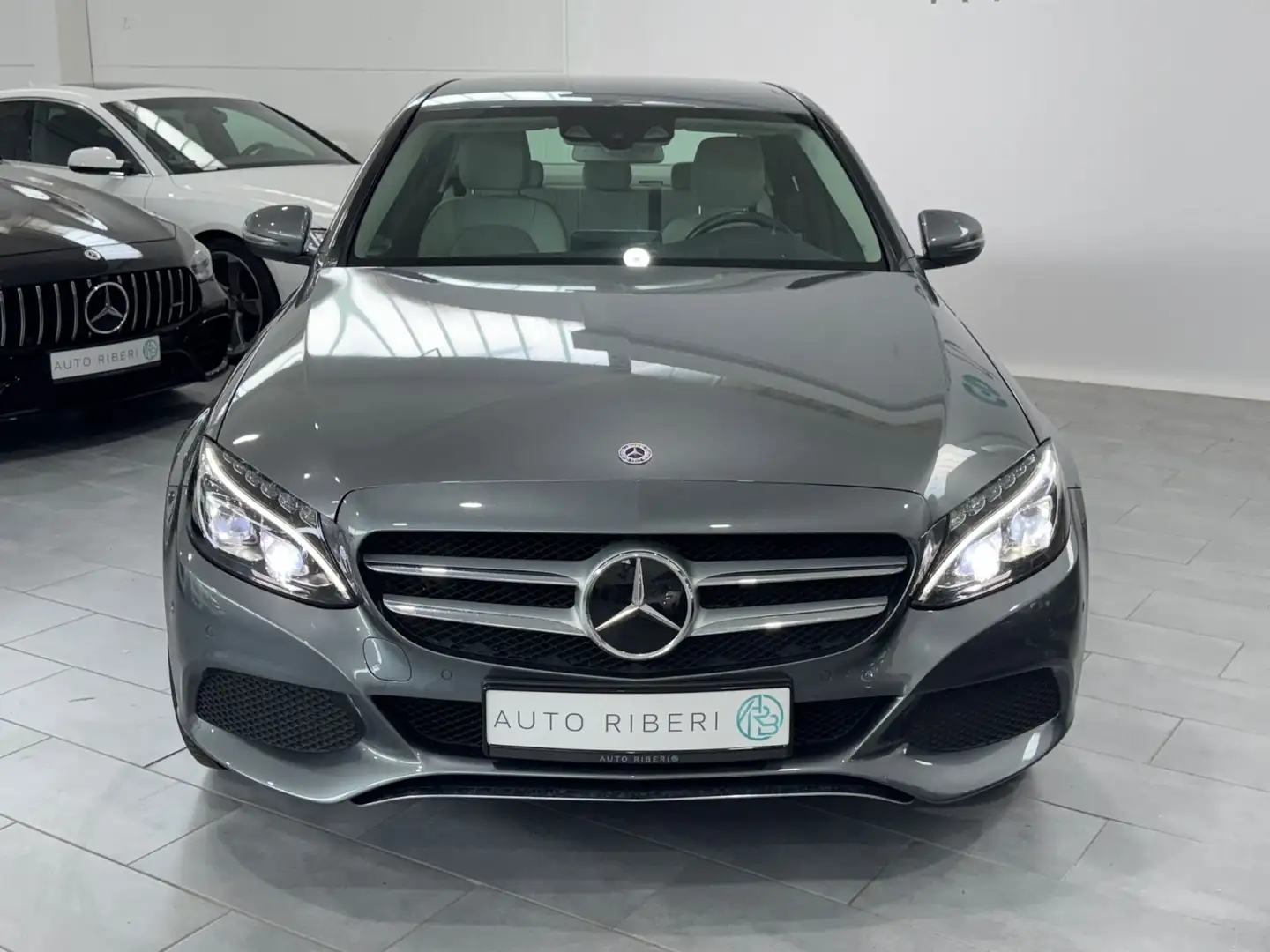 Mercedes-Benz C 200 CGI  Limousine*Head-up-Display*elkt. Sitze Grau - 2