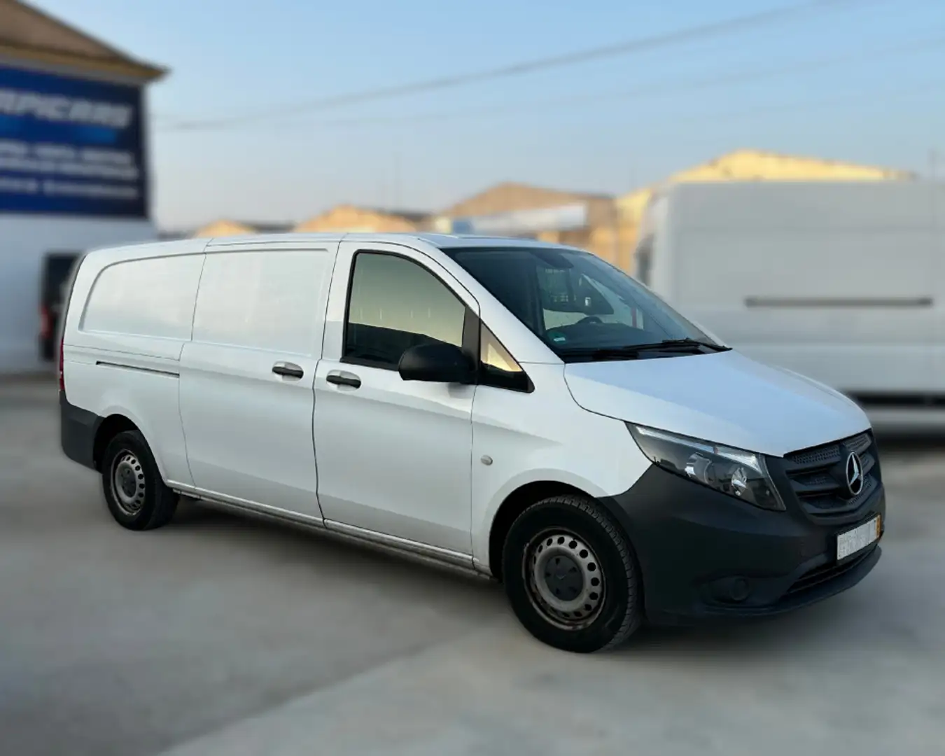 Mercedes-Benz Vito Mixto 116CDI Extralarga Blanco - 2