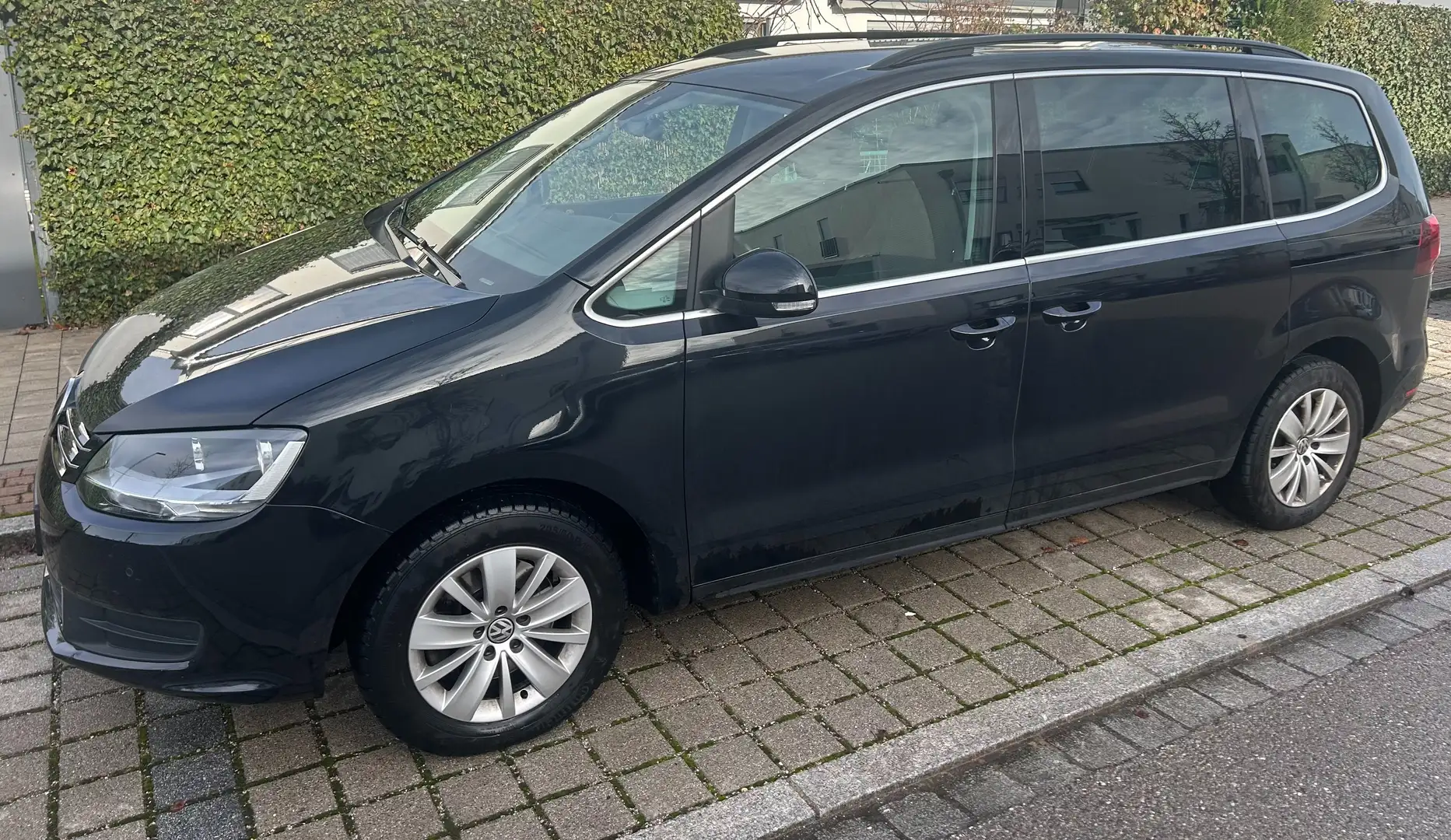 Volkswagen Sharan 1.4 TSI COMFORT HU/AU DEZ/27 Negro - 1
