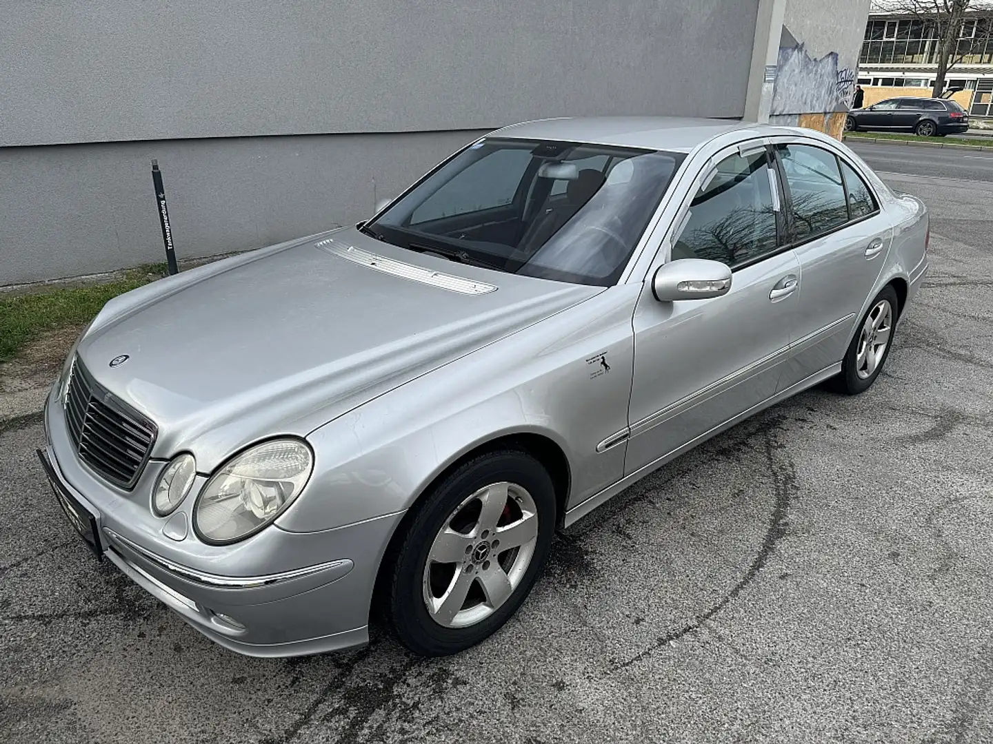 Mercedes-Benz E 220 CDI AVANDGARDE Grau - 1