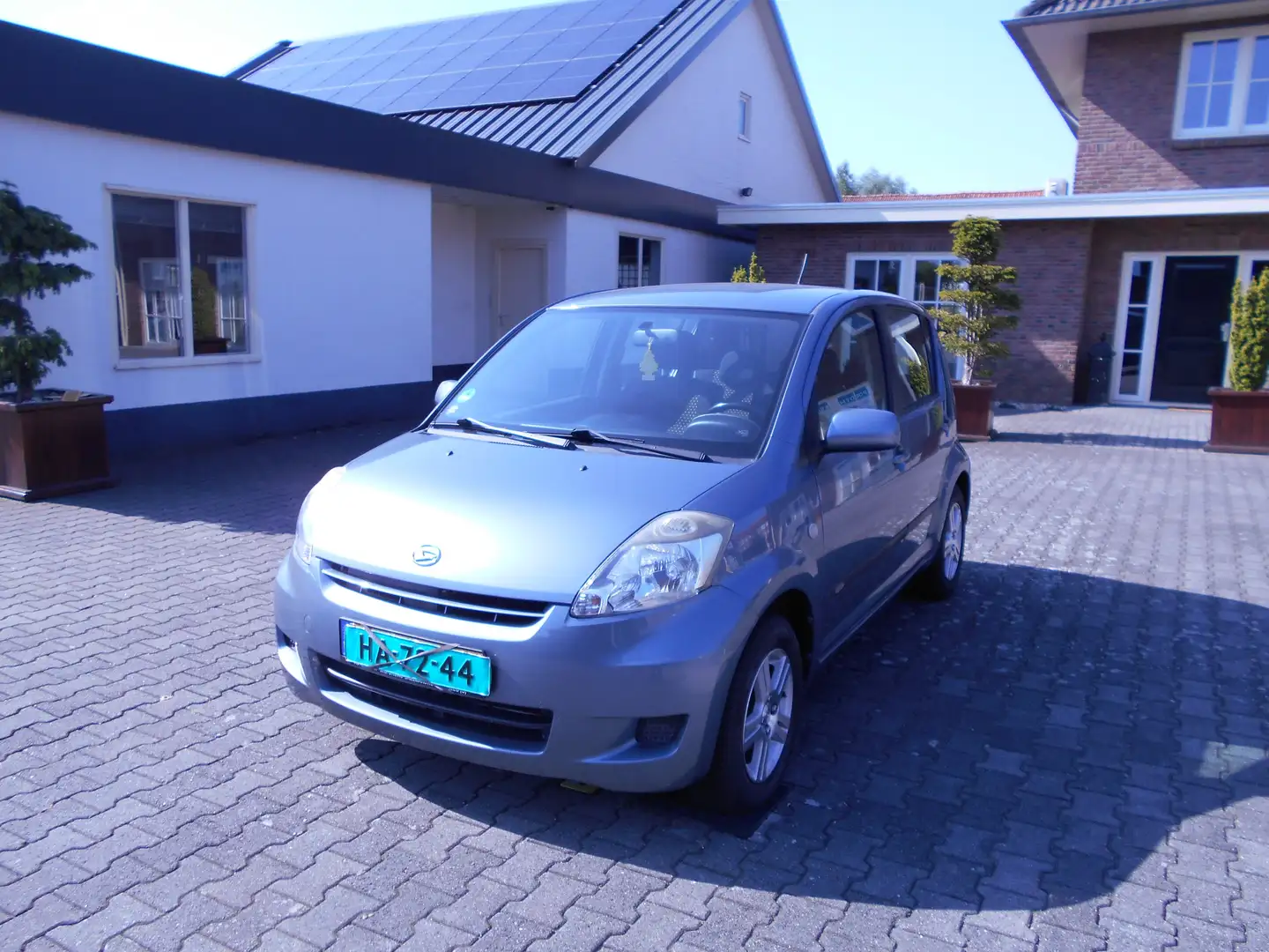 Daihatsu Sirion 1.3-16V Exclusive Grijs - 2