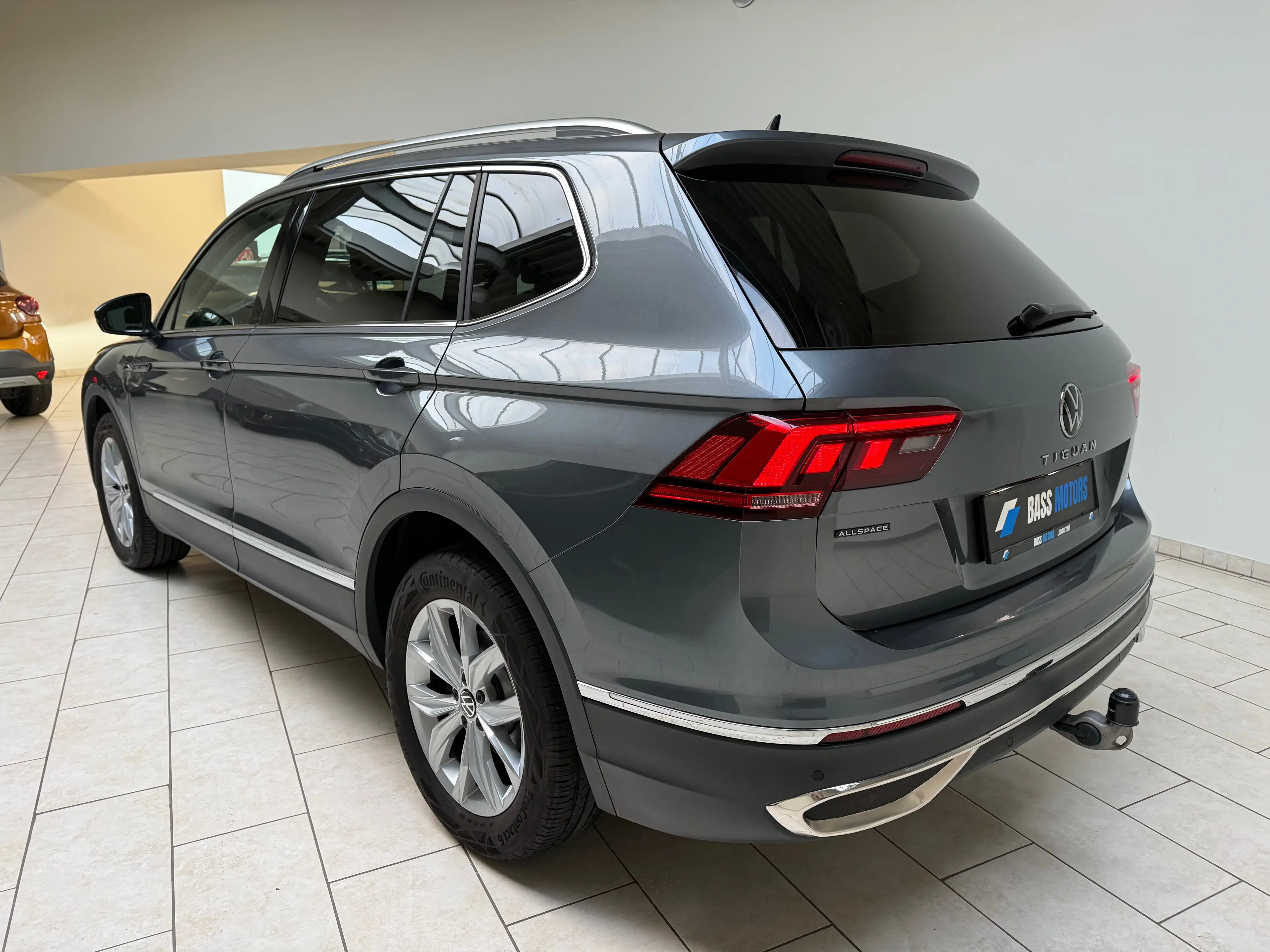 Volkswagen Tiguan Allspace Tiguan Allspace 1.5 TSI Life // 7 PLACES — photo 3