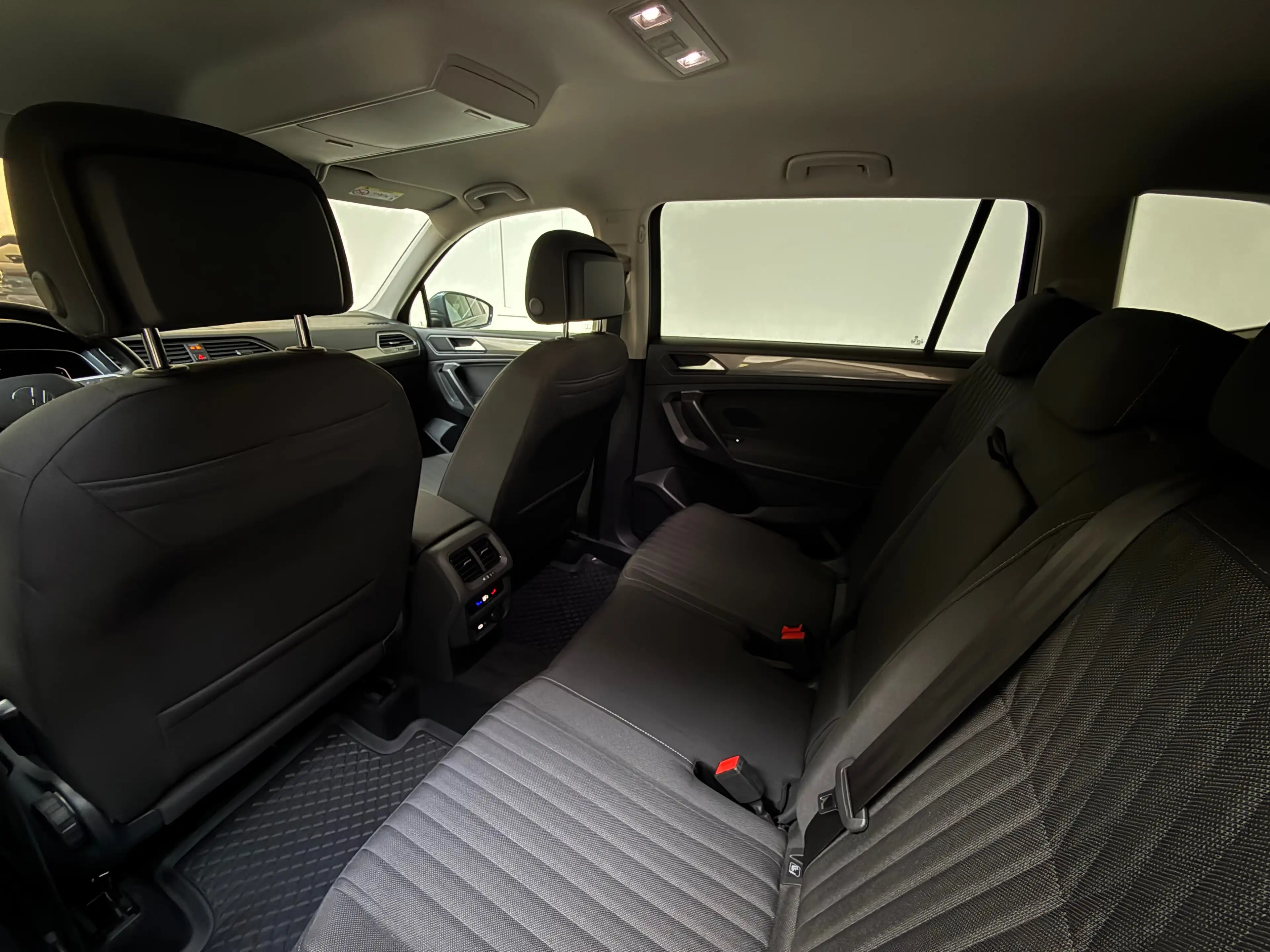 Volkswagen Tiguan Allspace Tiguan Allspace 1.5 TSI Life // 7 PLACES — photo 8
