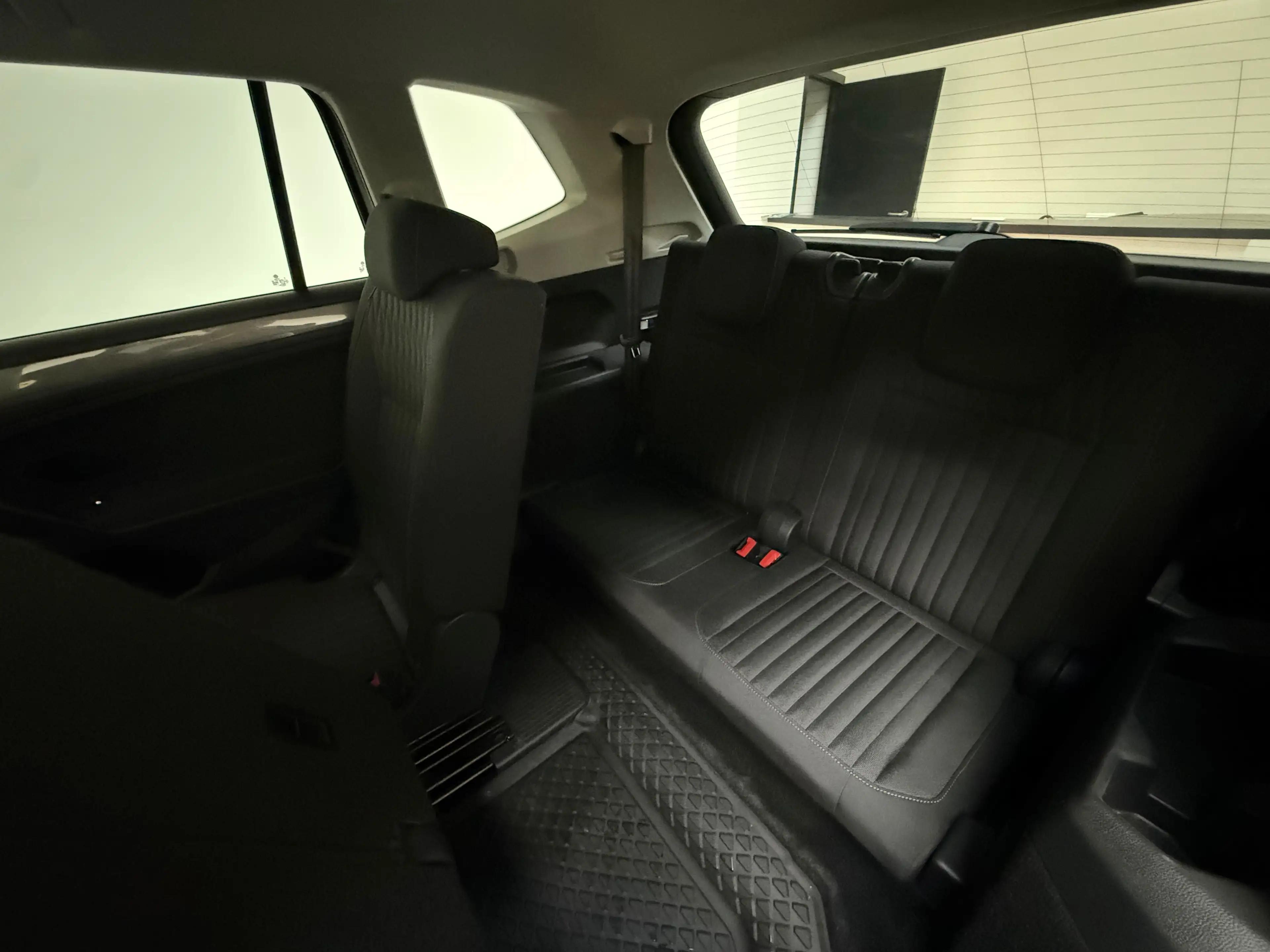 Volkswagen Tiguan Allspace Tiguan Allspace 1.5 TSI Life // 7 PLACES — photo 9
