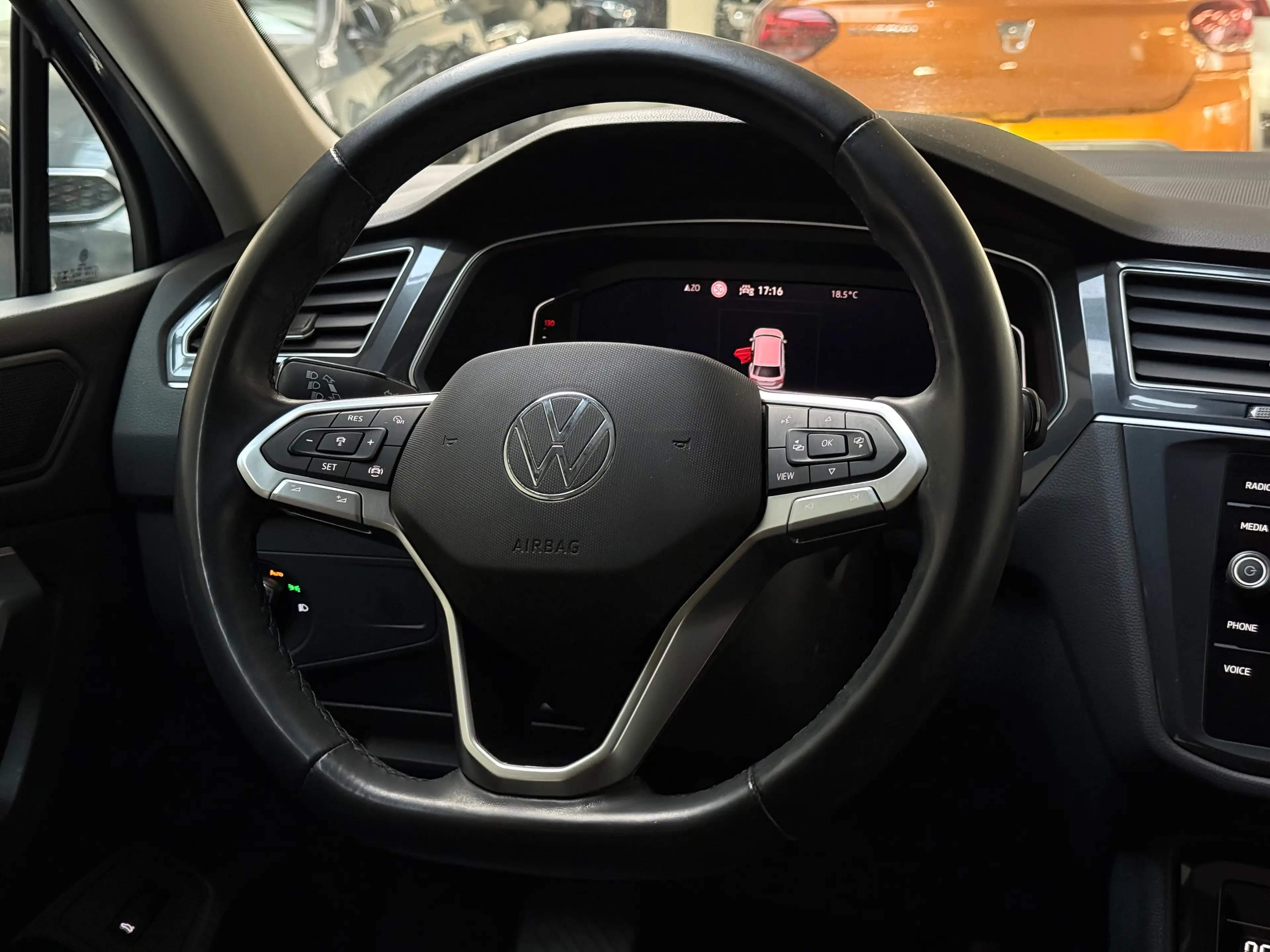 Volkswagen Tiguan Allspace Tiguan Allspace 1.5 TSI Life // 7 PLACES — photo 11