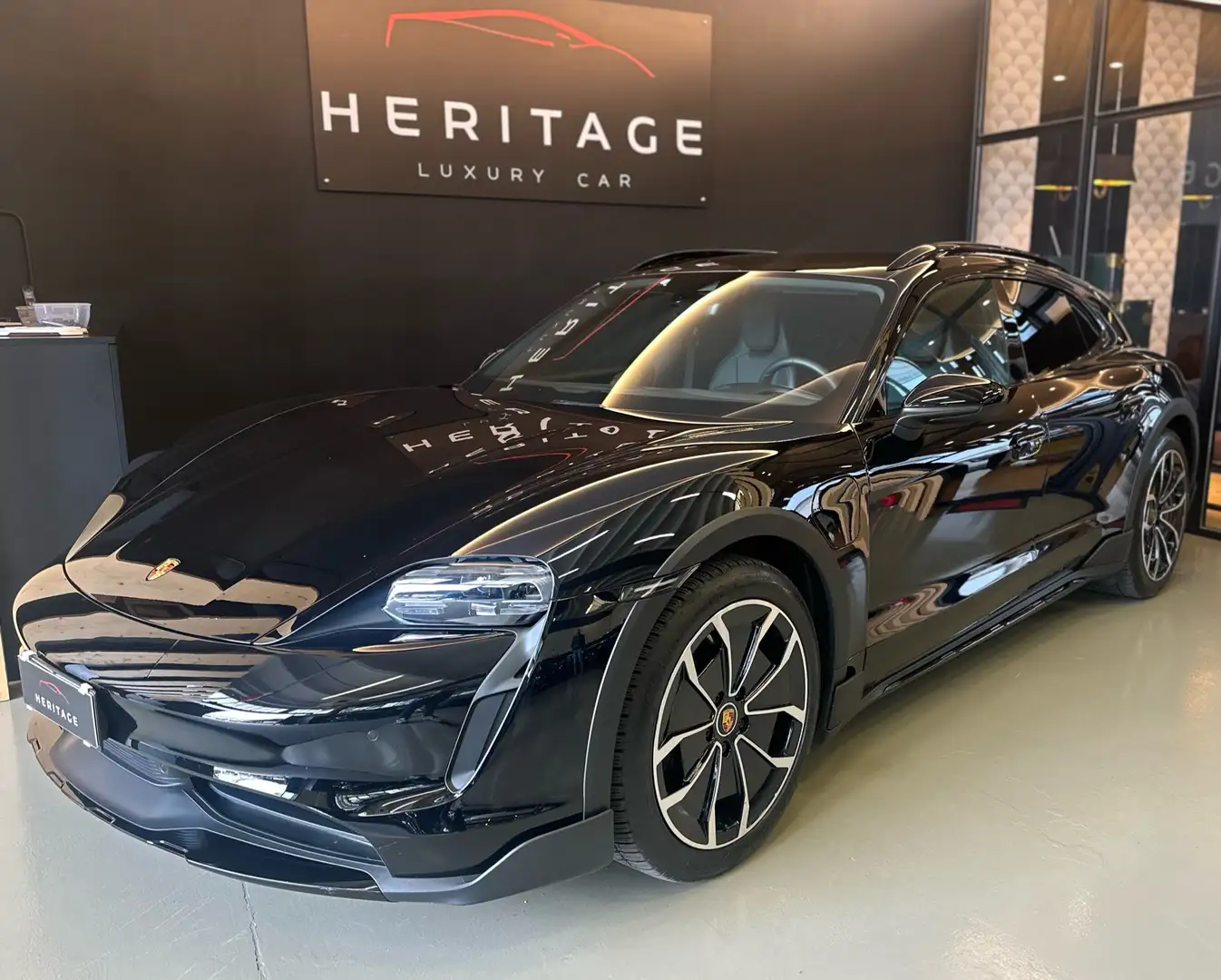 Porsche Taycan Cross Turismo 4 5p. prezzo piu iva subentro leas Nero - 1