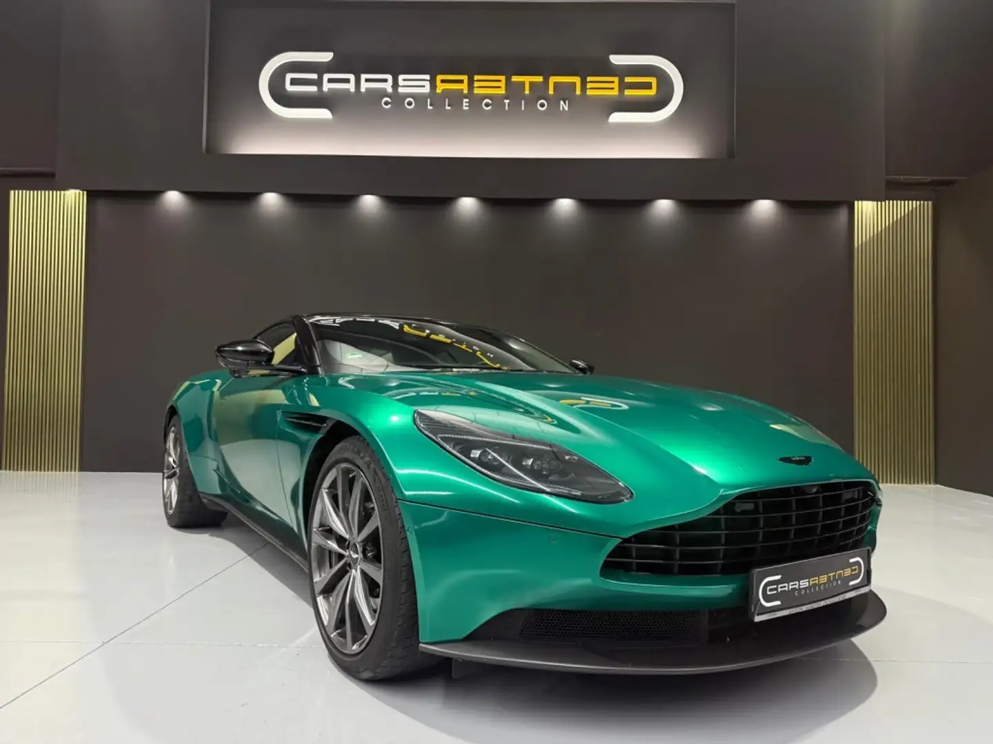 Aston Martin DB11 4.0 510 Argintiu - 1