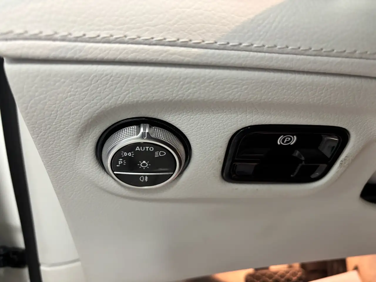 Mercedes-Benz EQE снимка Mercedes-Benz EQE