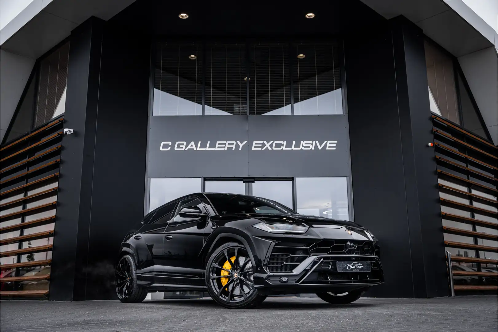 Lamborghini Urus 4.0 V8 - Panorama l B&O Advanc. l Ceramic l 360c Zwart - 1