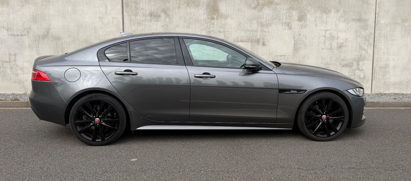 Jaguar XE R-Sport — photo 3