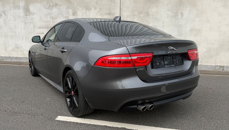 Jaguar XE R-Sport — photo 4
