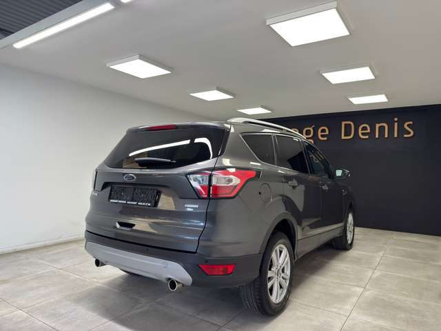 Ford Kuga — photo 8