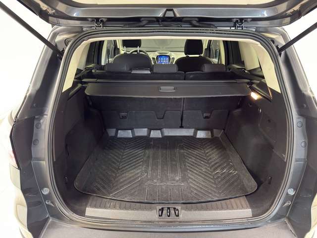 Ford Kuga — photo 17