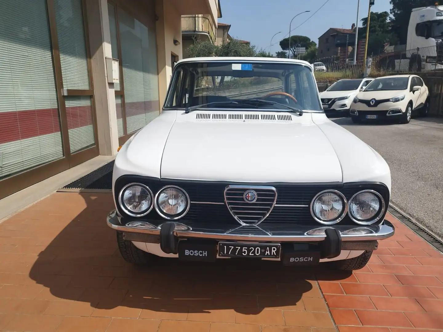 Alfa Romeo Giulia SUPER 1300 Weiß - 2