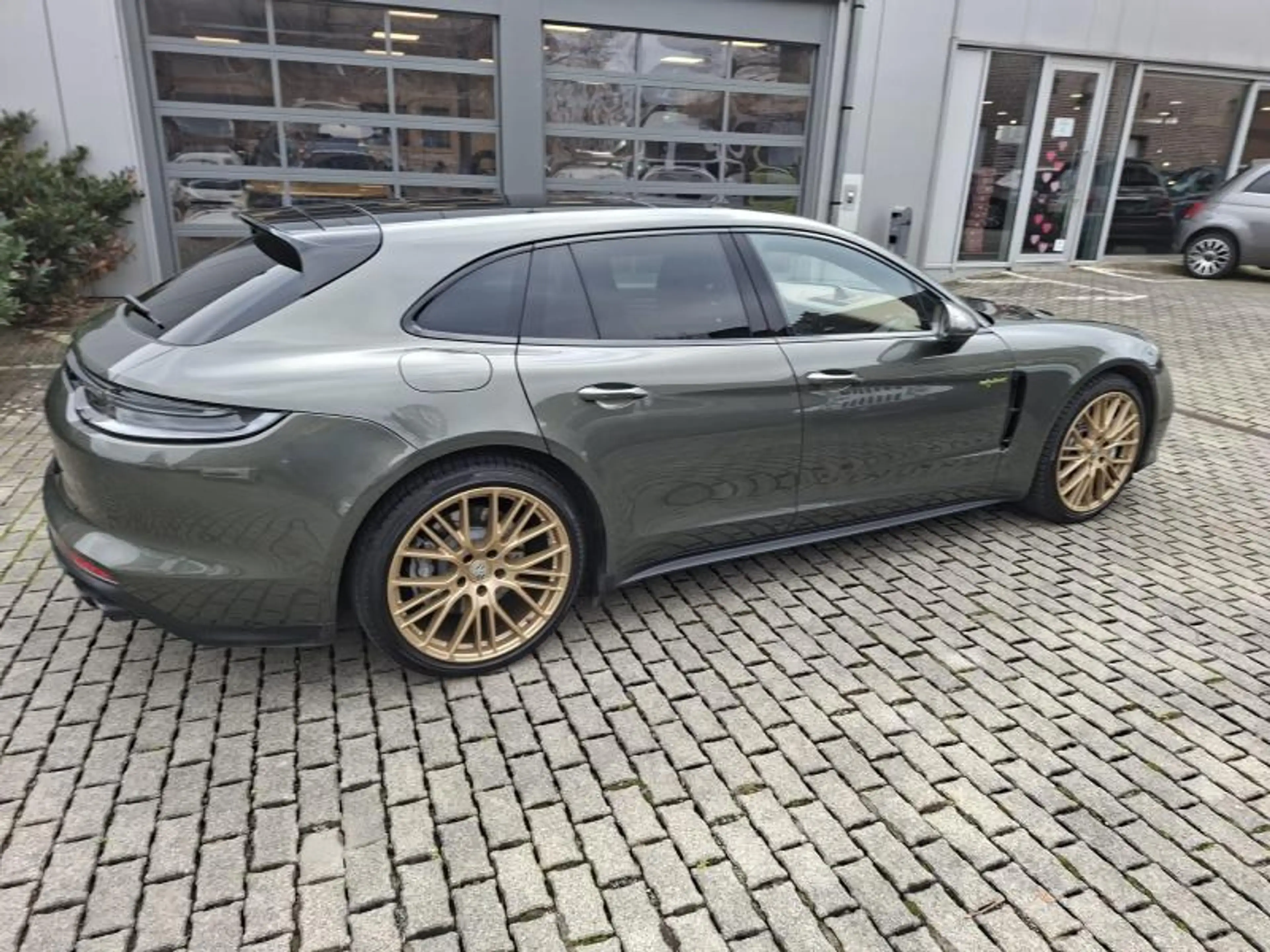 Porsche Panamera Sport Turismo 4 E-Hybrid Pl. Ed — photo 9