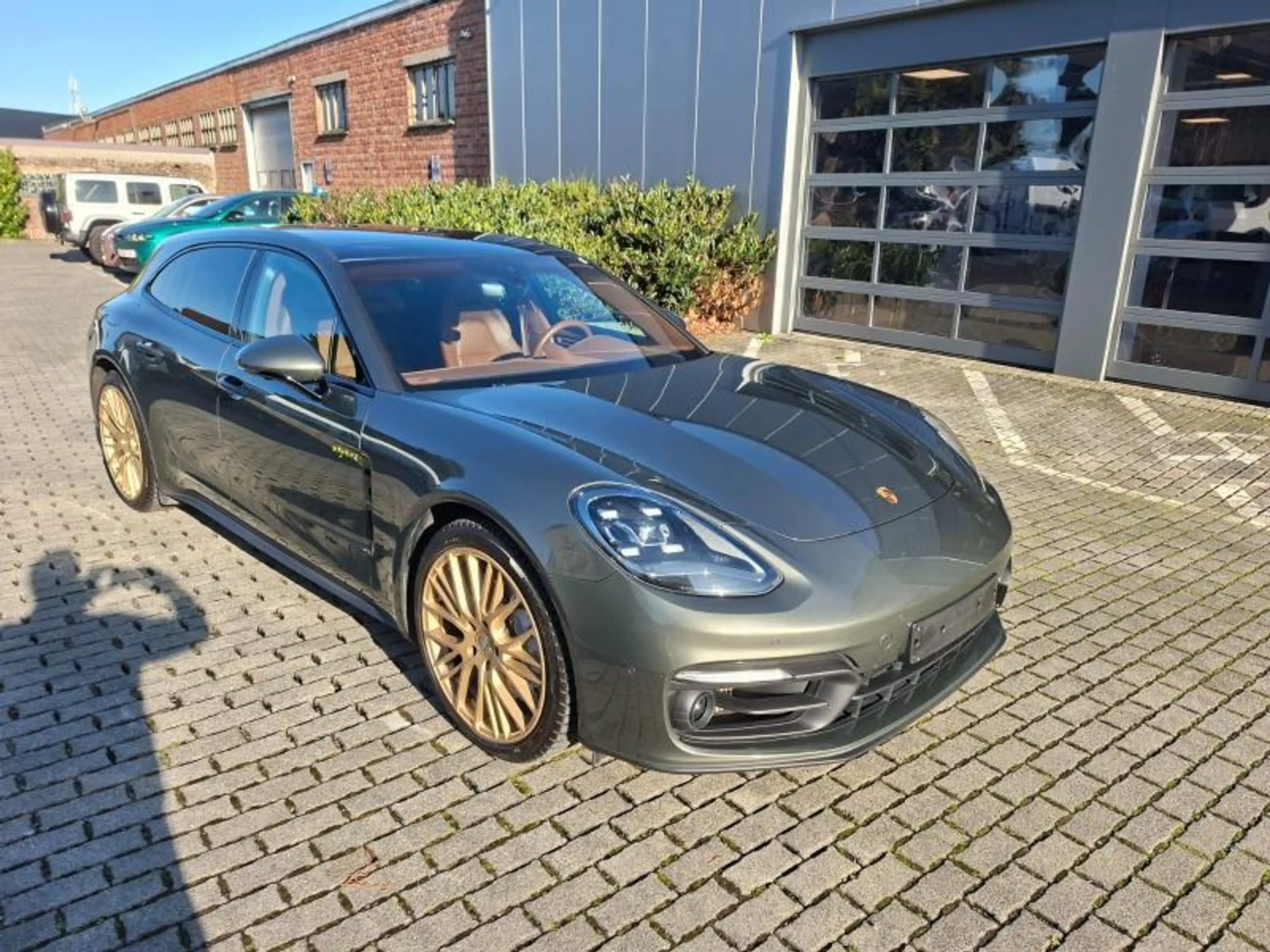 Porsche Panamera Sport Turismo 4 E-Hybrid Pl. Ed — photo 4