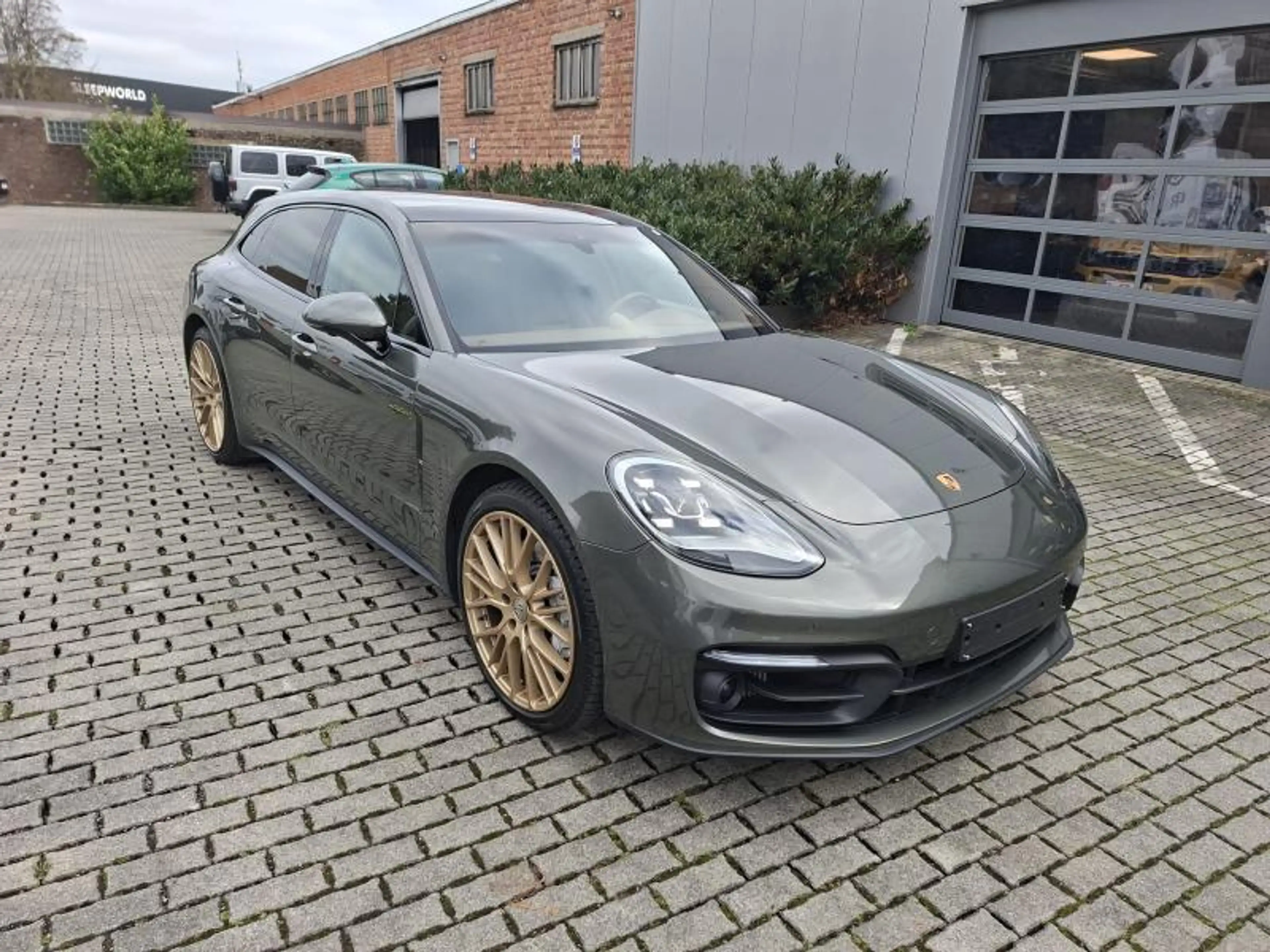 Porsche Panamera Sport Turismo 4 E-Hybrid Pl. Ed — photo 14