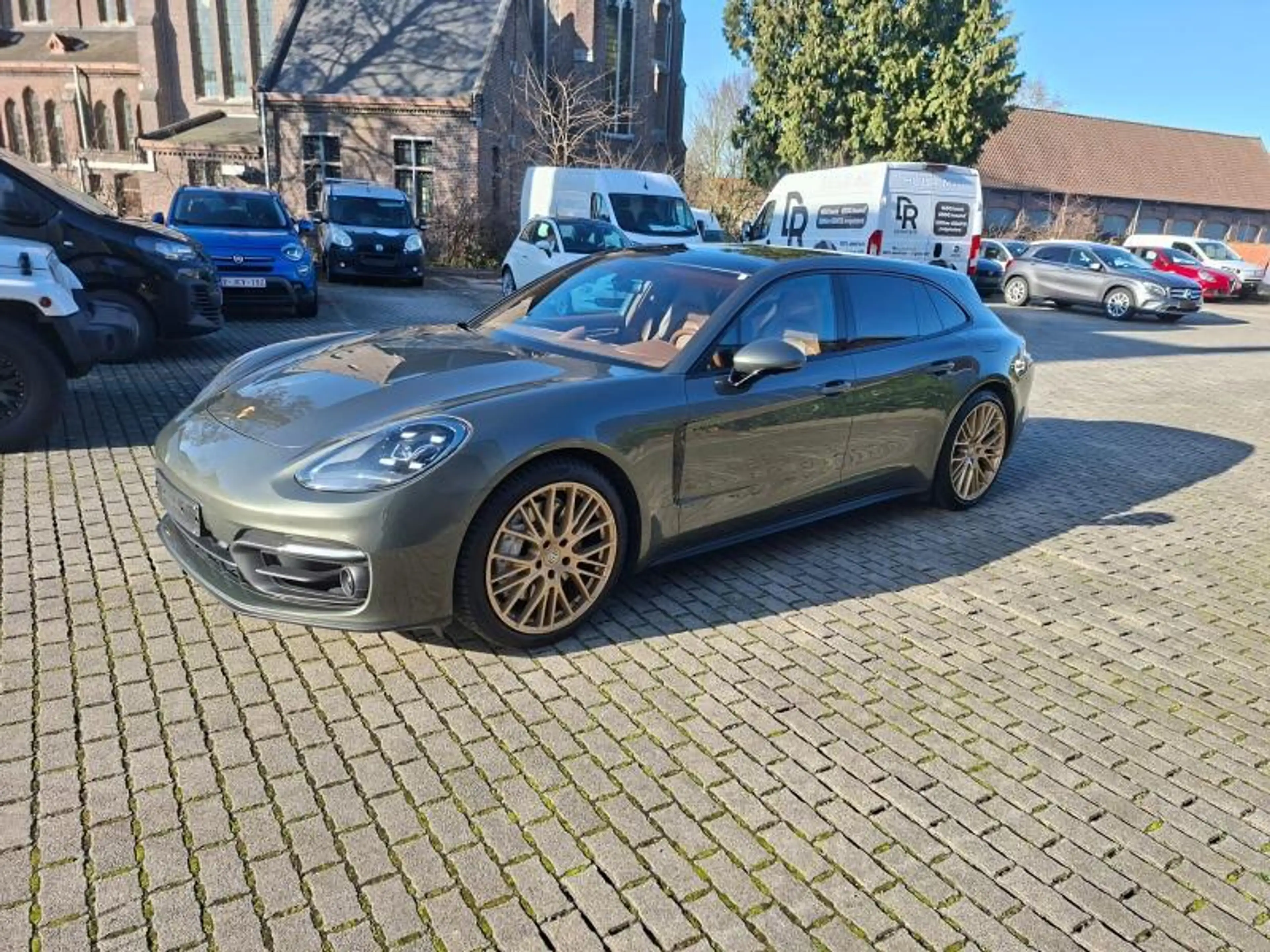 Porsche Panamera Sport Turismo 4 E-Hybrid Pl. Ed — photo 2