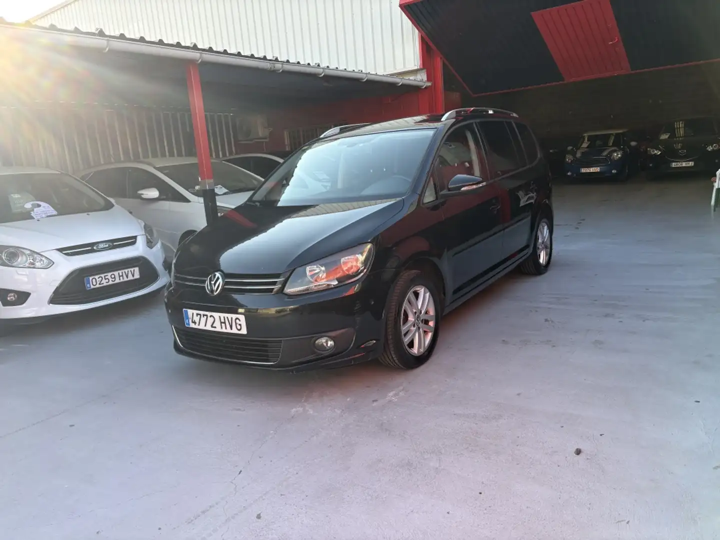 Volkswagen Touran 1.6TDI Advance BMT 105 Negro - 2