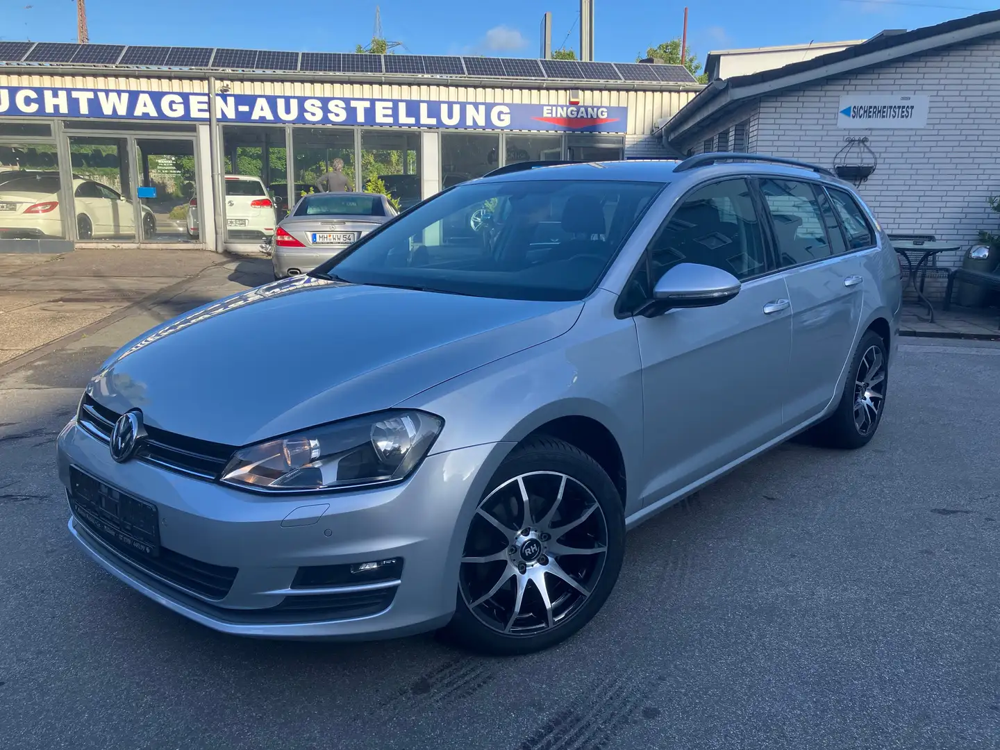 Volkswagen Golf Variant Golf VII Variant Diesel 1.6 TDI Comfortline, Navi, Silber - 1