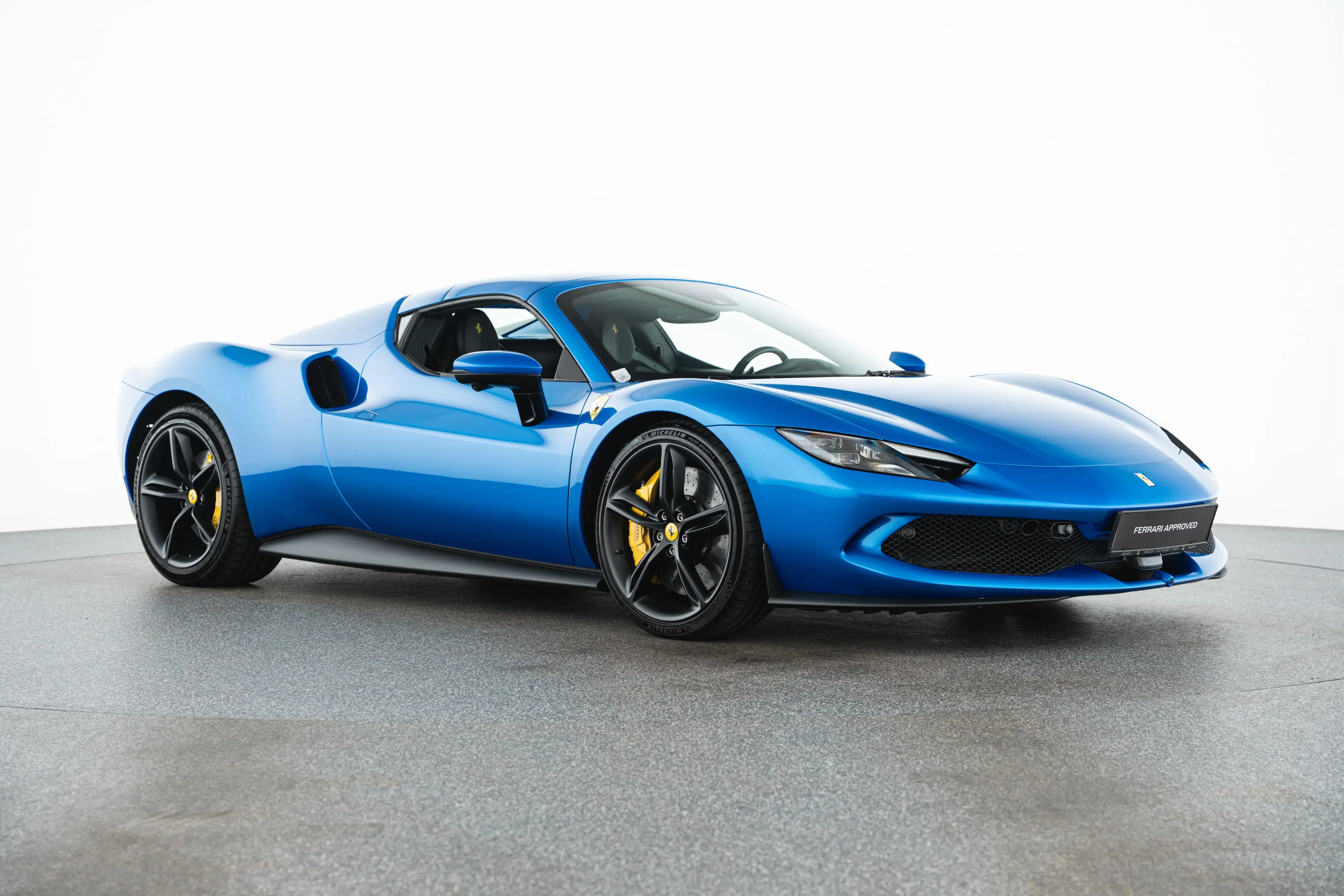 Ferrari 296 GTS — photo 3
