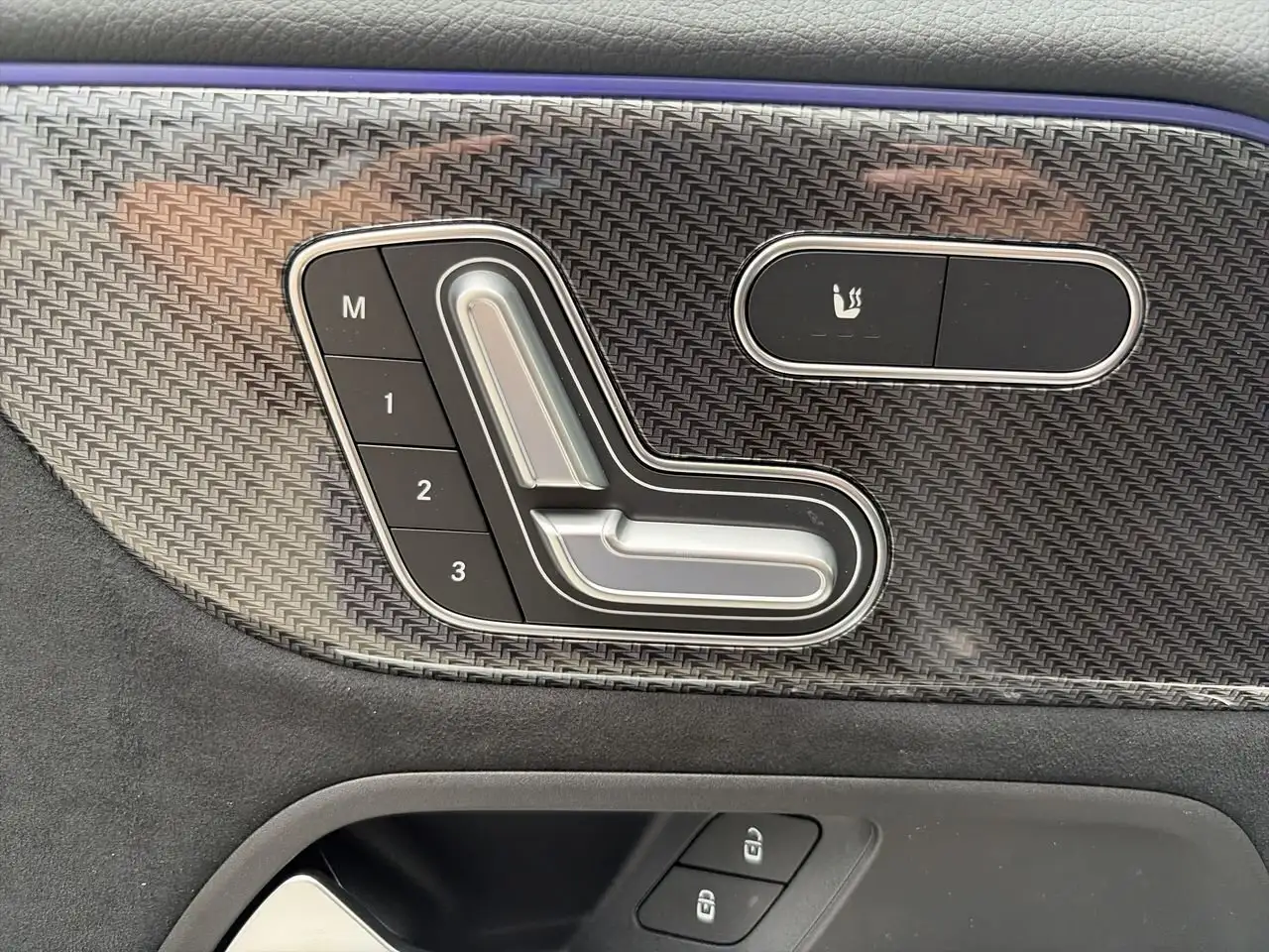 Mercedes-Benz GLA снимка Mercedes-Benz GLA