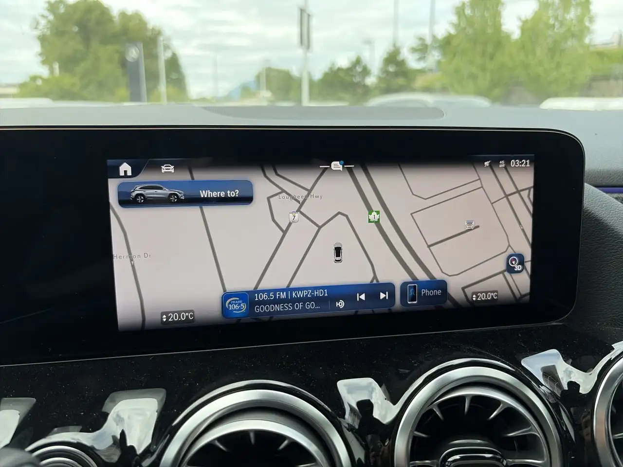 Mercedes-Benz GLA снимка Mercedes-Benz GLA