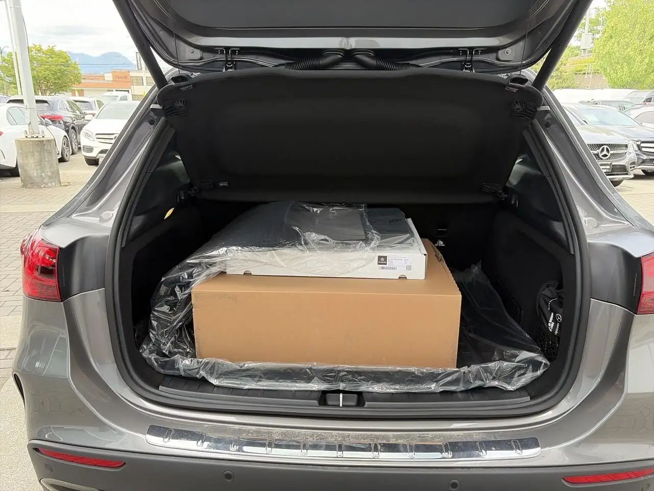 Mercedes-Benz GLA снимка Mercedes-Benz GLA