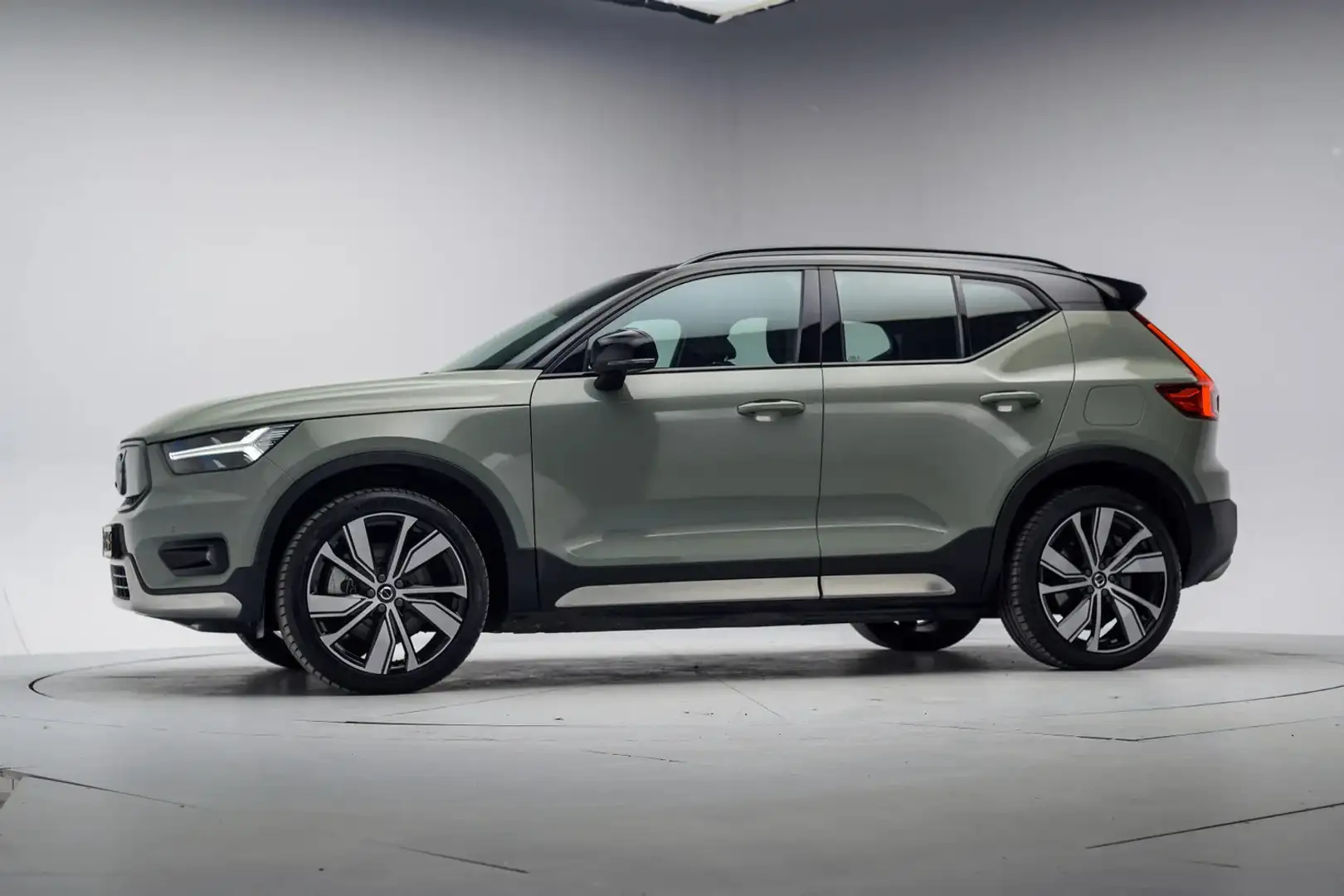 Volvo XC40 Recharge P8 AWD R-Design Aut. [ Panoramadak Harman Vert - 2