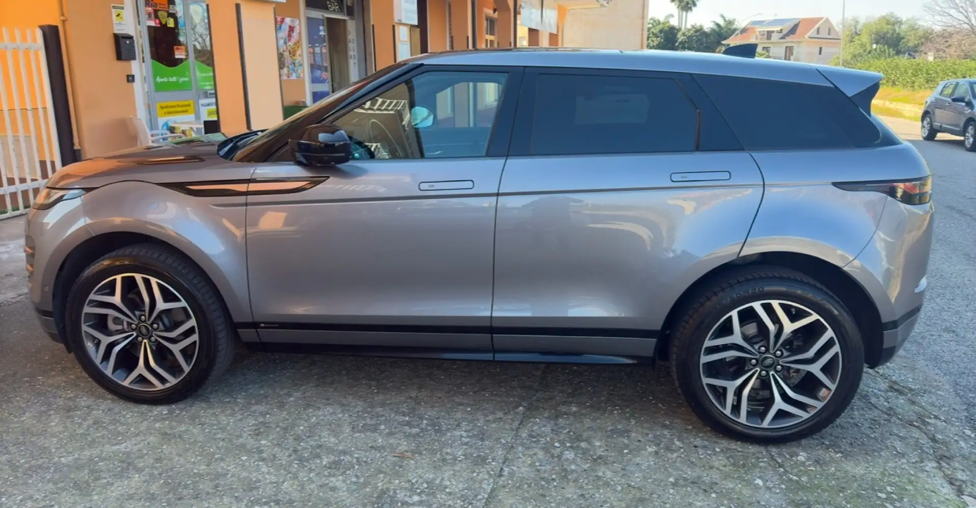 Land Rover Range Rover Evoque R-Dynamic 2.0 204cv - 1