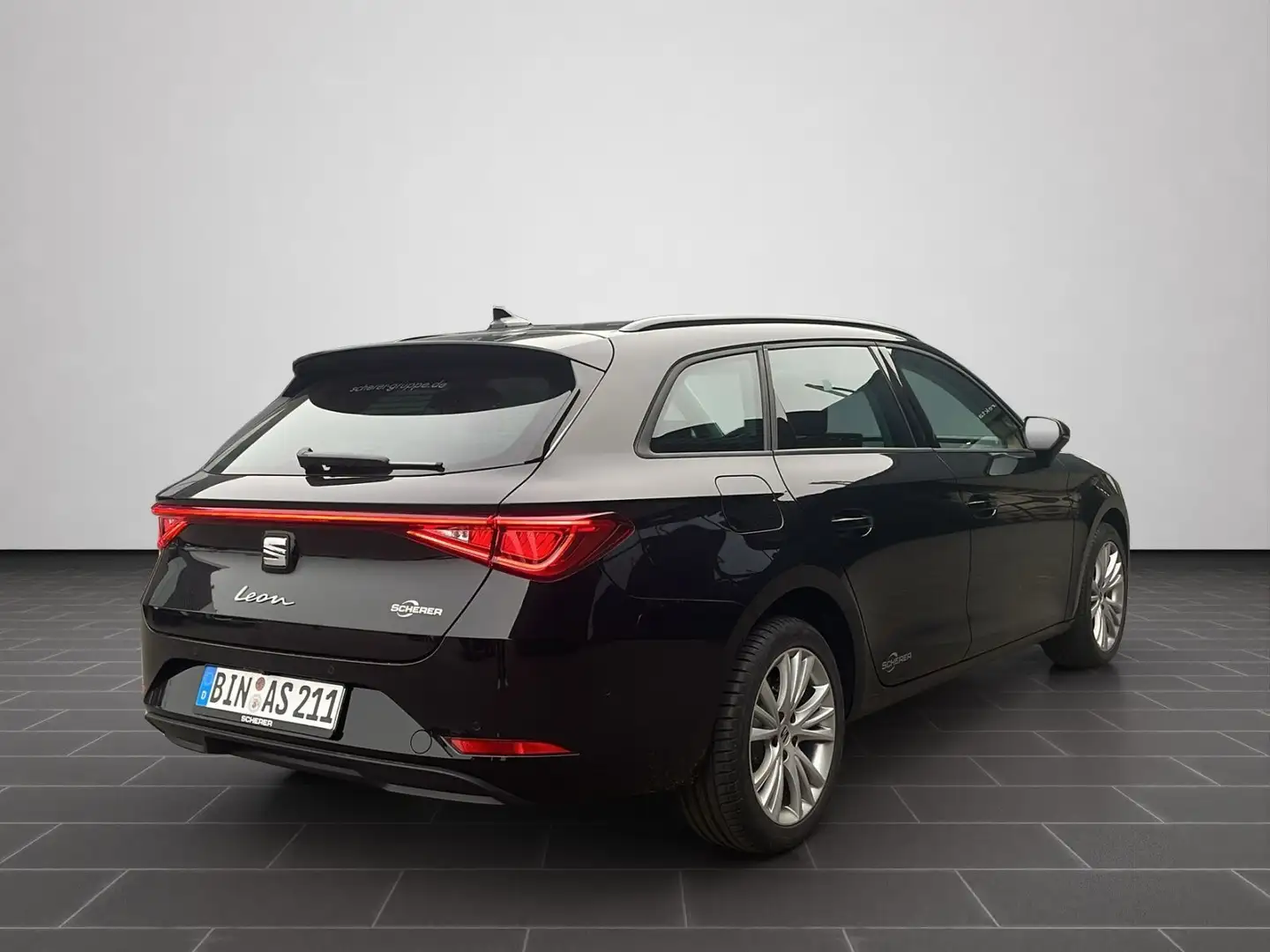 SEAT Leon Sportstourer Style Edition 1.5 eTSI Schwarz - 2