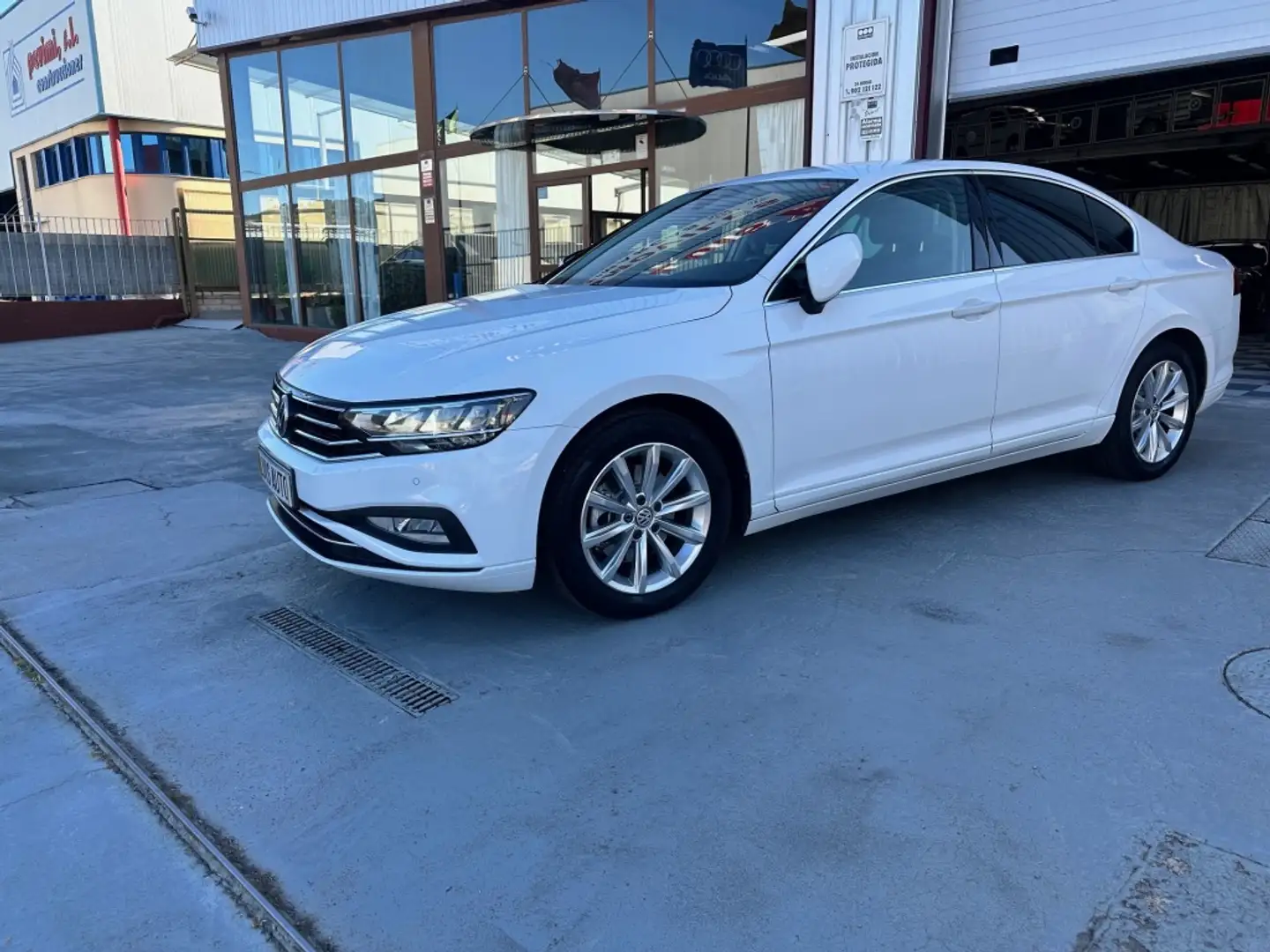 Volkswagen Passat 2.0TDI Sport 110kW Blanco - 1