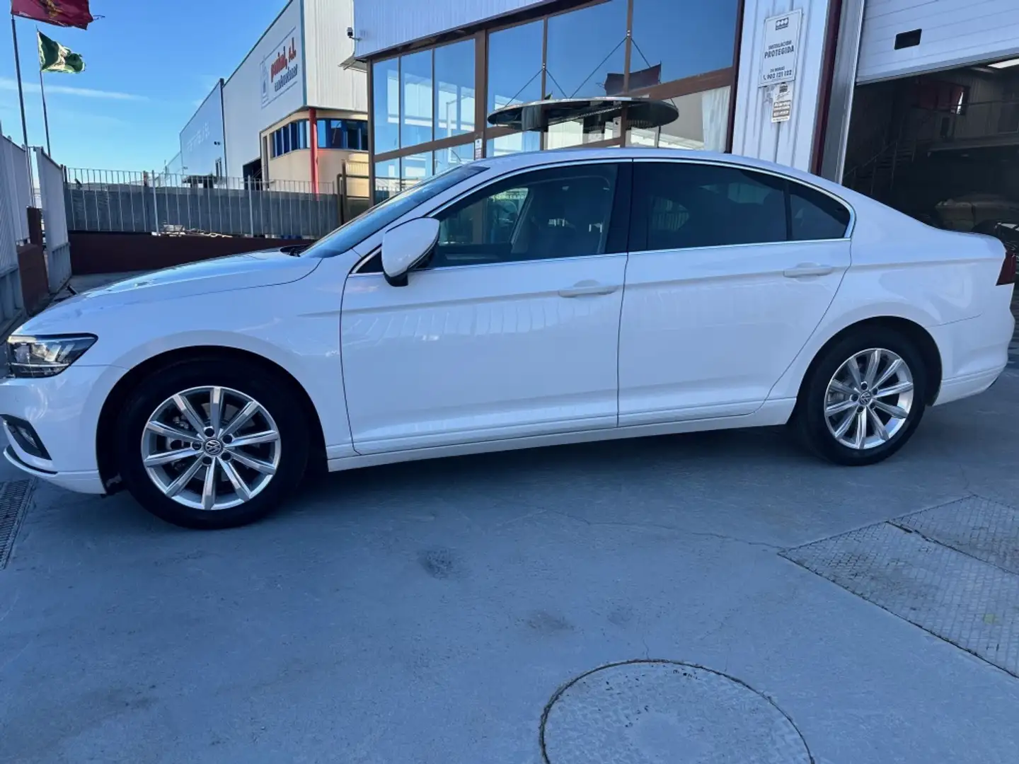 Volkswagen Passat 2.0TDI Sport 110kW Blanco - 2