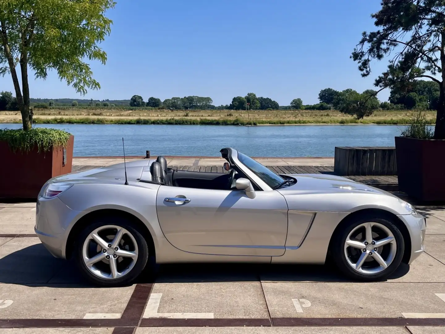 Opel GT 2.0 Turbo ECOTEC - zeldzaam mooie en originele aut Grau - 2
