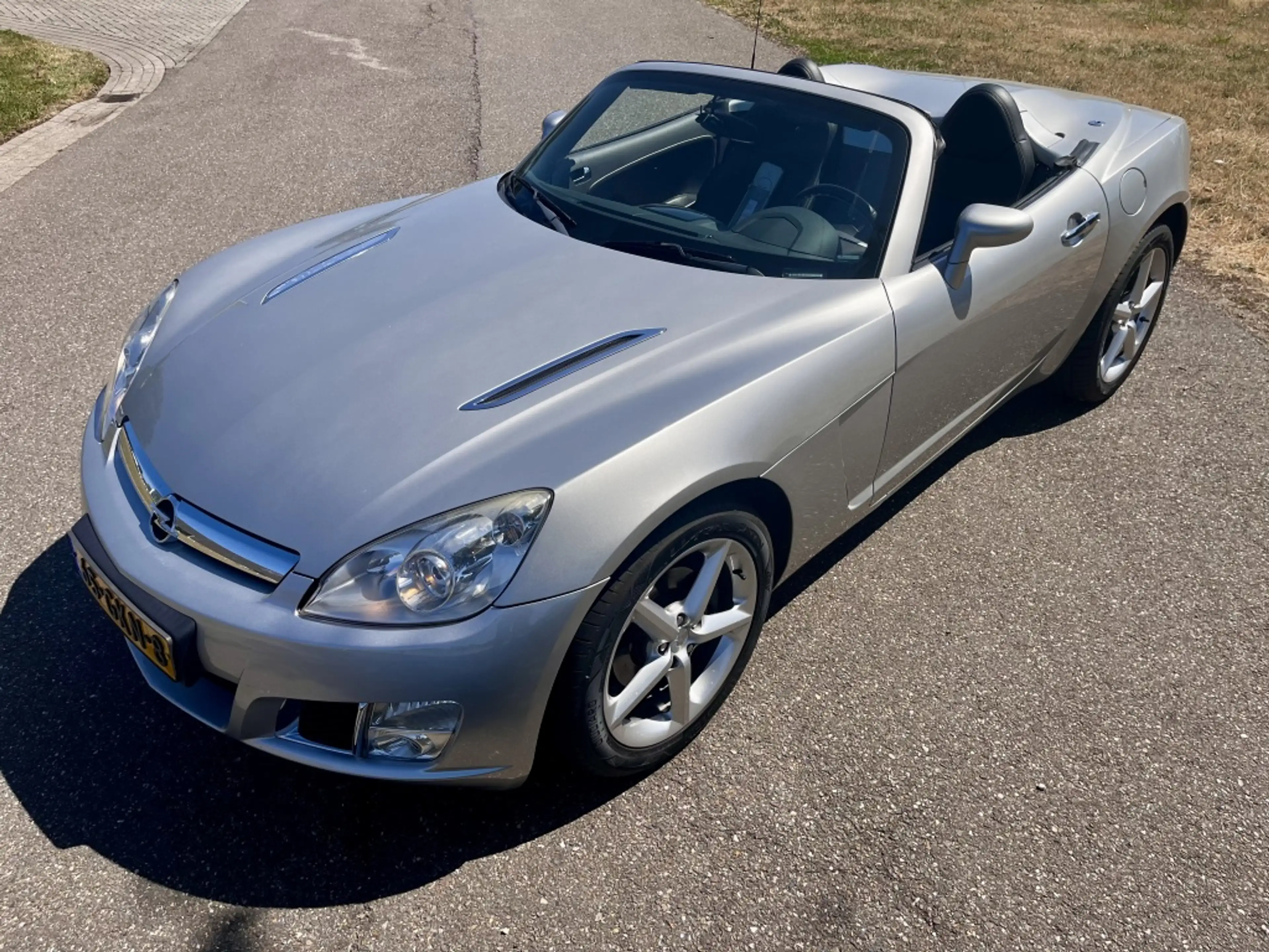 Opel GT 2.0 Turbo ECOTEC - zeldzaam mooie en originele aut — photo 27