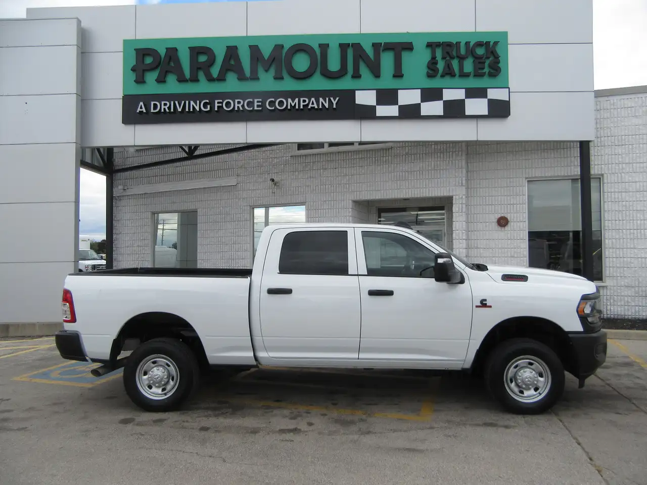 RAM 2500 снимка RAM 2500