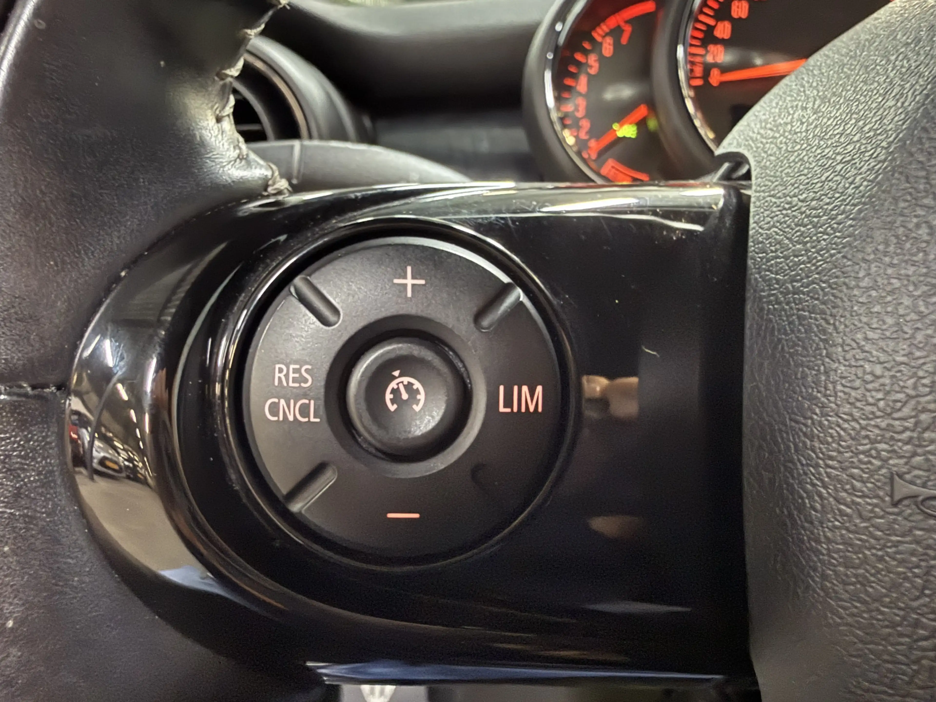 MINI Cooper Cabrio 1.5 Salt // Leer // Mini Yours // JCW! — photo 21