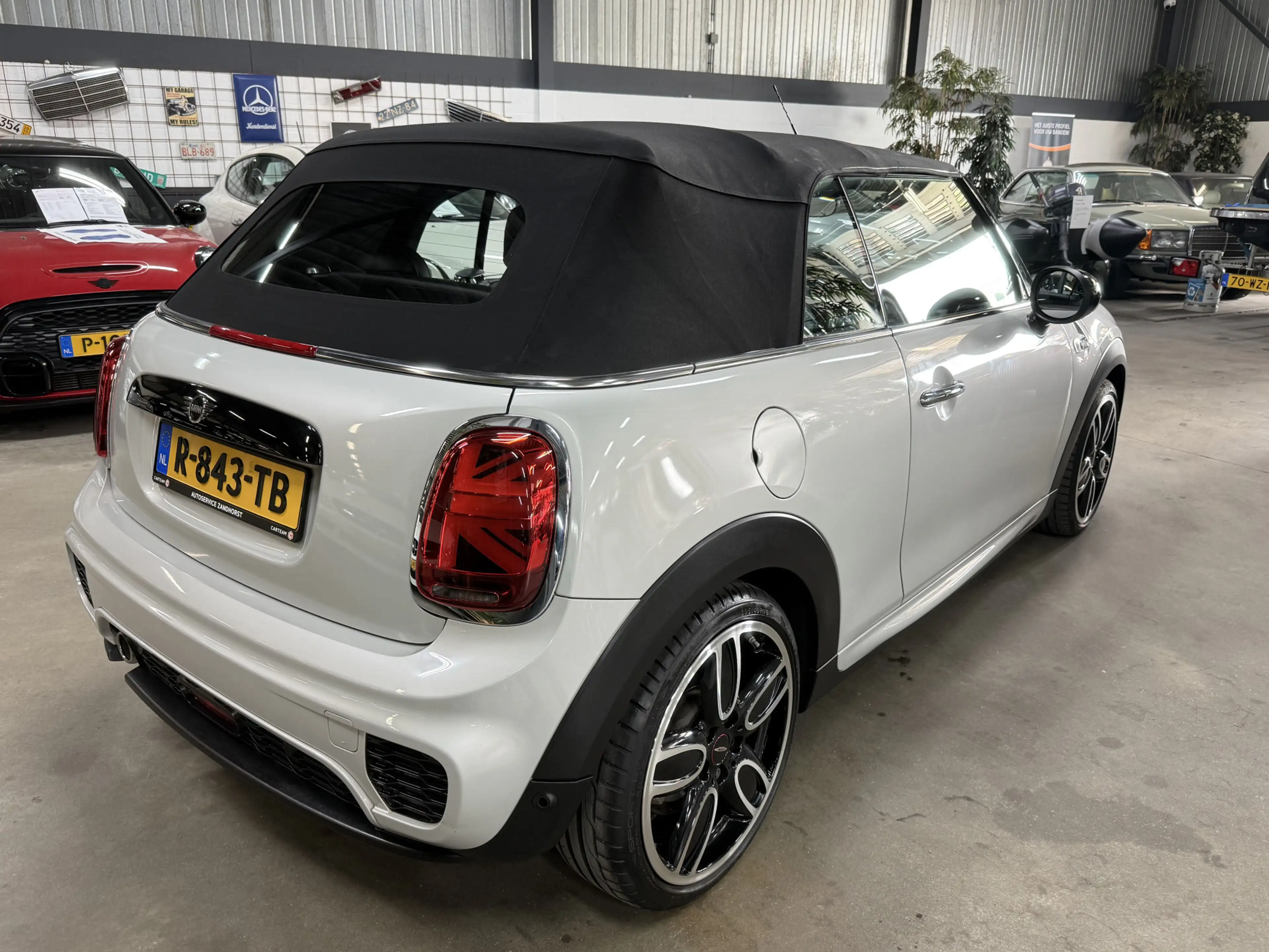 MINI Cooper Cabrio 1.5 Salt // Leer // Mini Yours // JCW! — photo 4